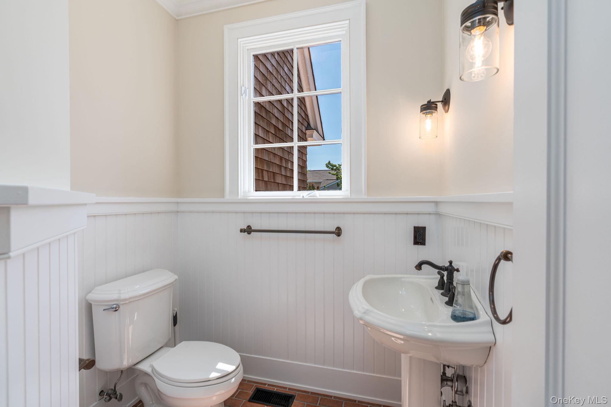 Single Family Peconic Bay Boulevard Suffolk County, NY 11931, MLS-1028043-13