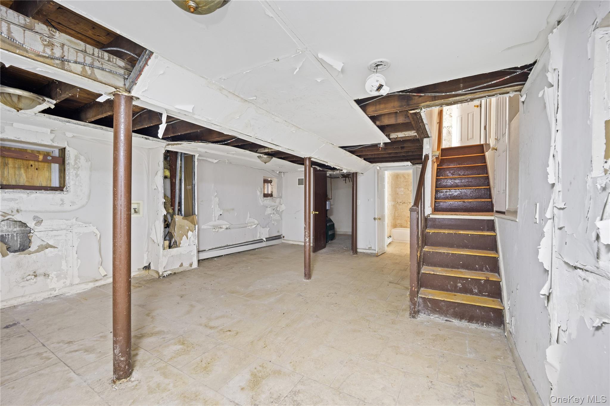 Single Family Adee Avenue  Bronx, NY 10469, MLS-1028047-14