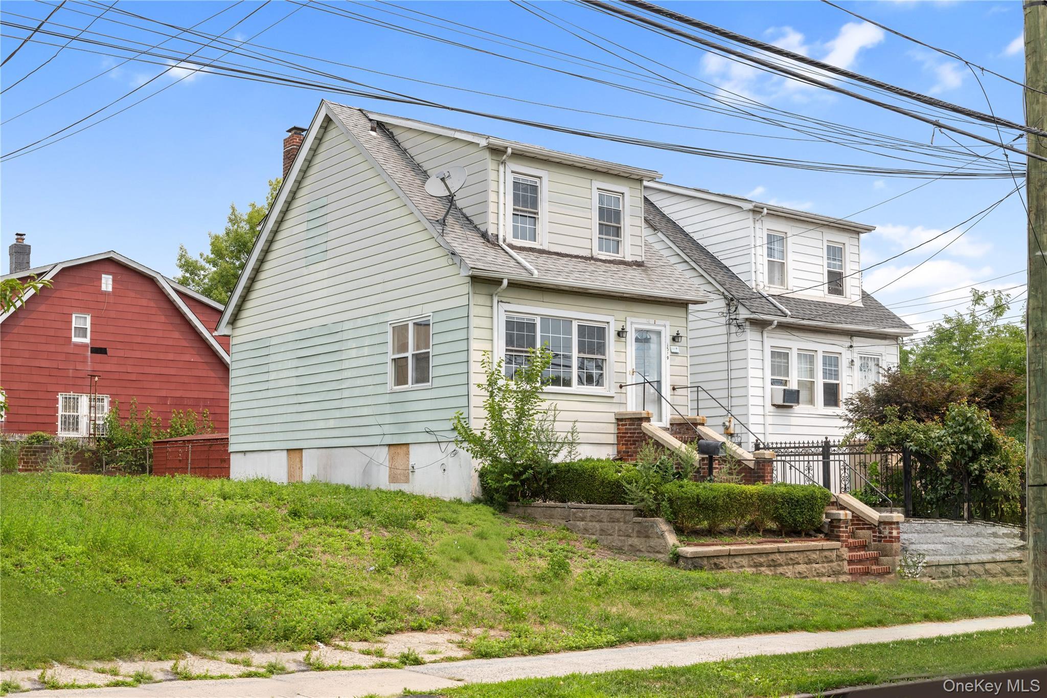 Single Family Adee Avenue  Bronx, NY 10469, MLS-1028047-28