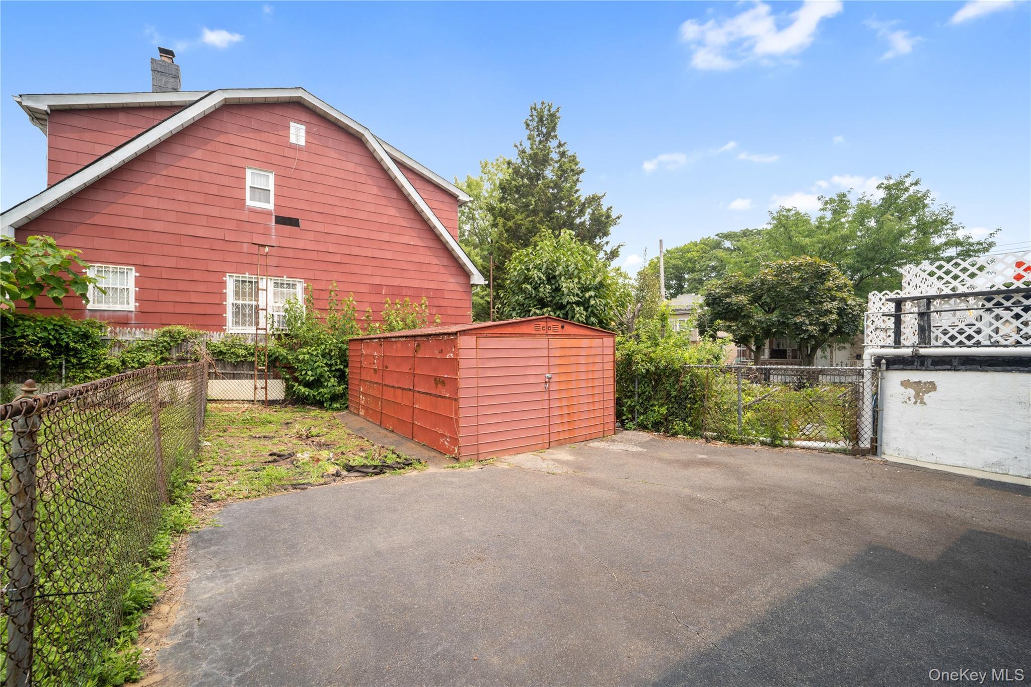Single Family Adee Avenue  Bronx, NY 10469, MLS-1028047-30