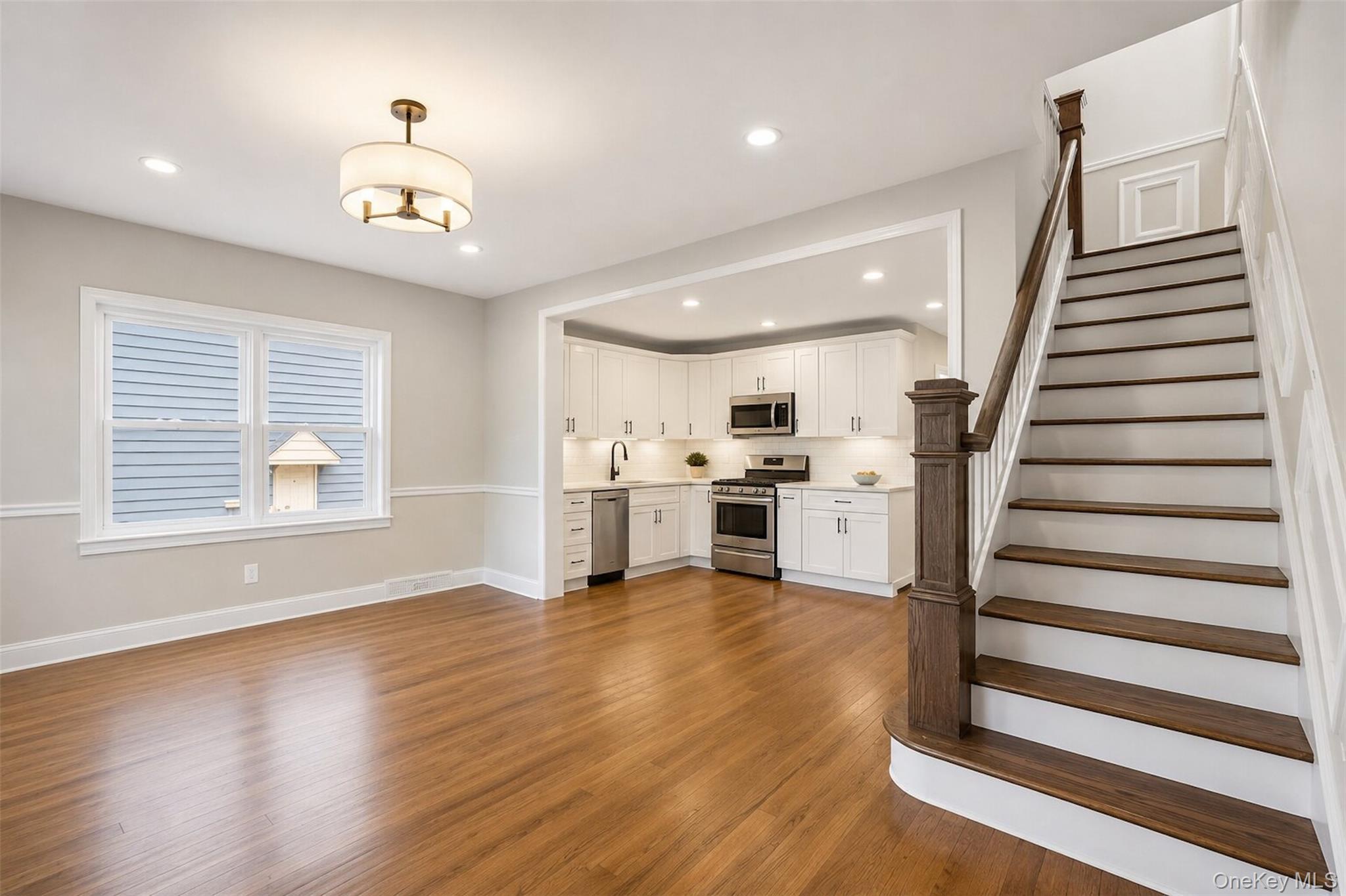 Single Family Adee Avenue  Bronx, NY 10469, MLS-1028047-4