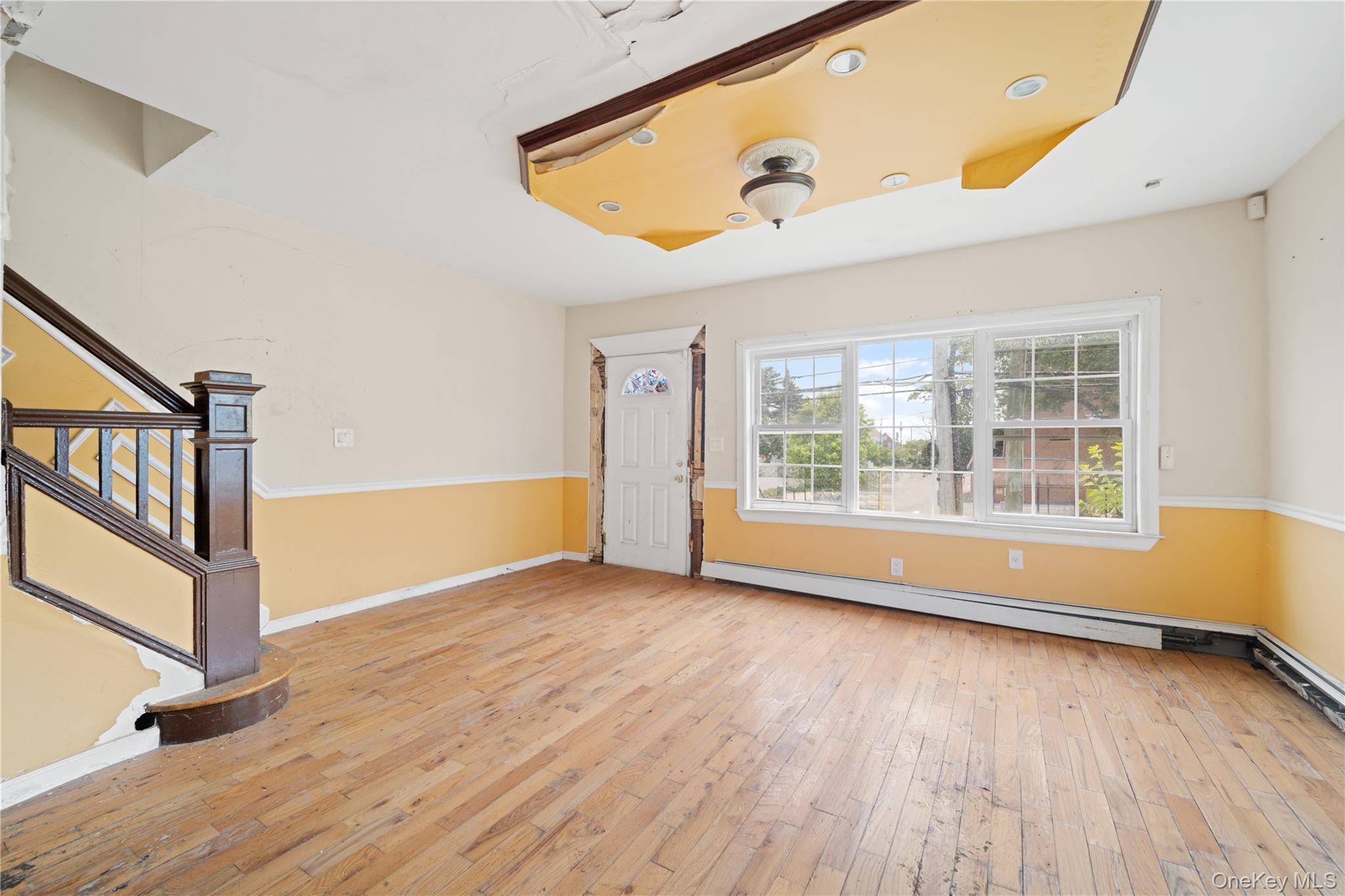Single Family Adee Avenue  Bronx, NY 10469, MLS-1028047-6
