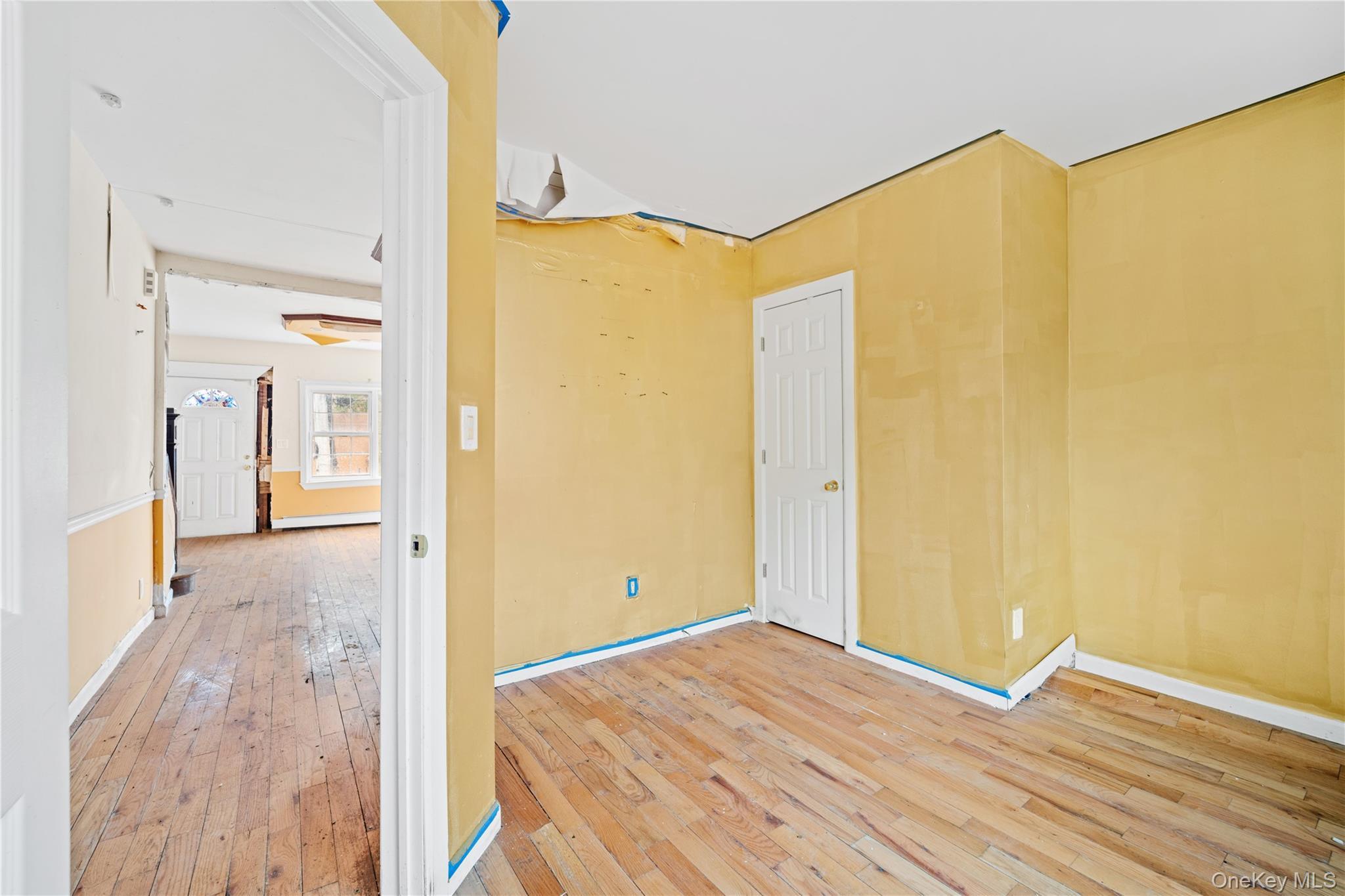 Single Family Adee Avenue  Bronx, NY 10469, MLS-1028047-8