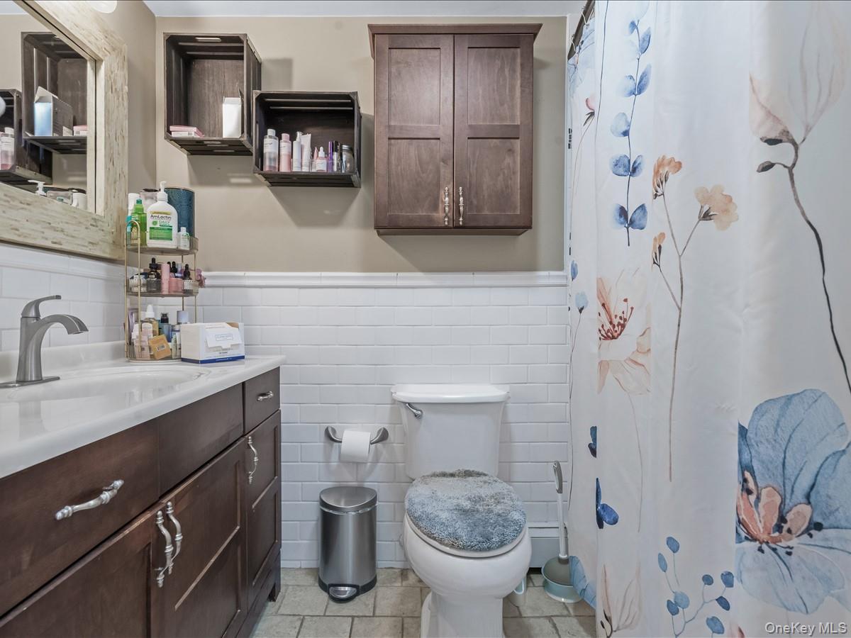 Single Family Winside Lane Suffolk County, NY 11727, MLS-1028079-12