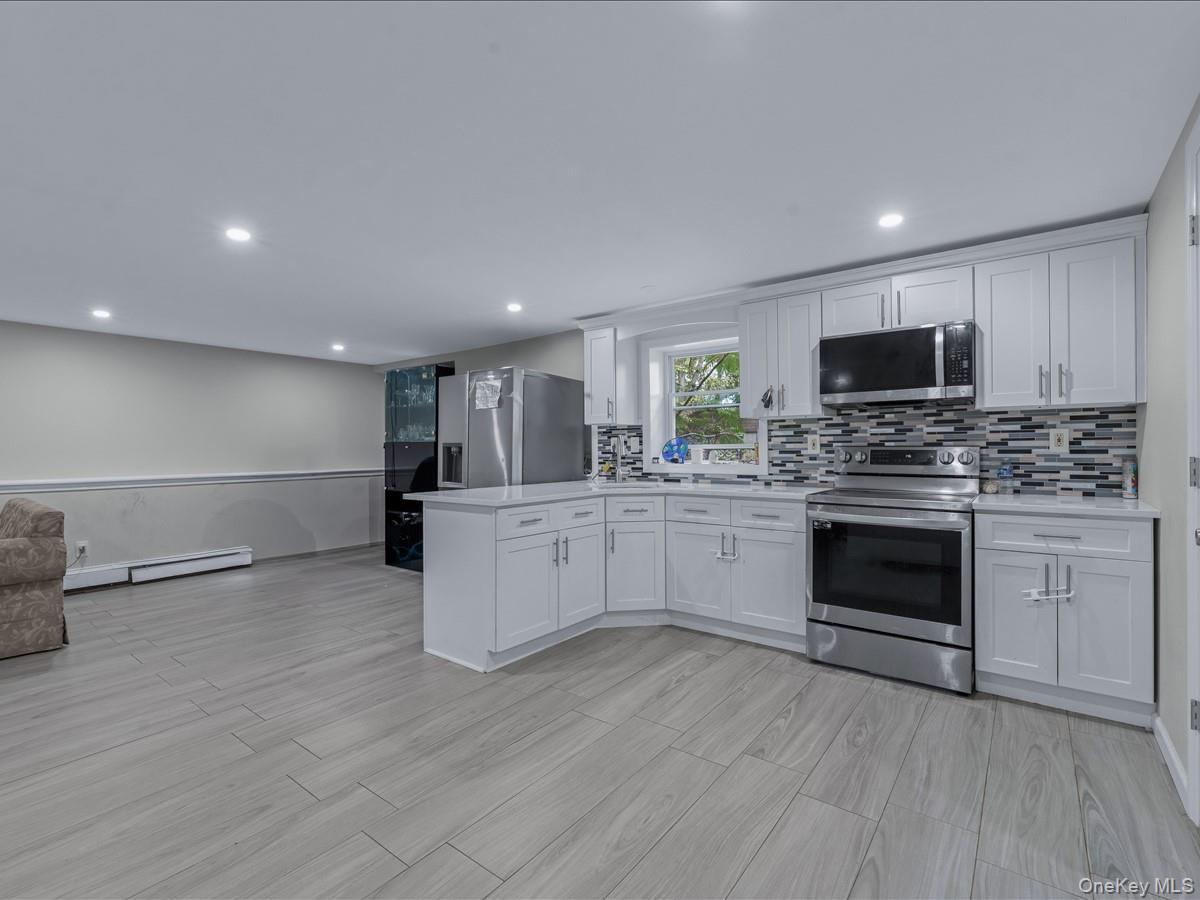 Single Family Winside Lane Suffolk County, NY 11727, MLS-1028079-15