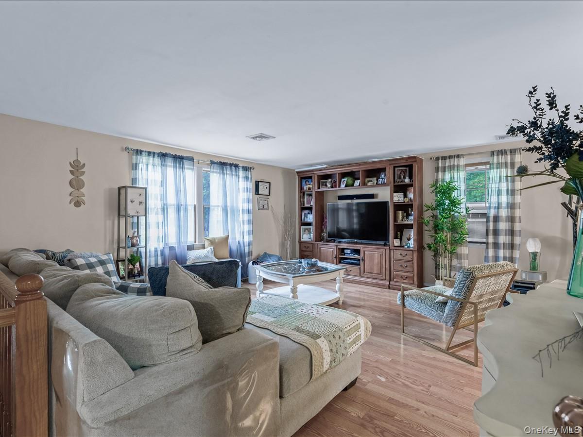 Single Family Winside Lane Suffolk County, NY 11727, MLS-1028079-3