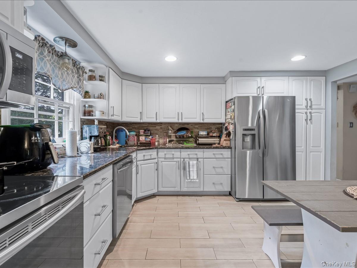 Single Family Winside Lane Suffolk County, NY 11727, MLS-1028079-6