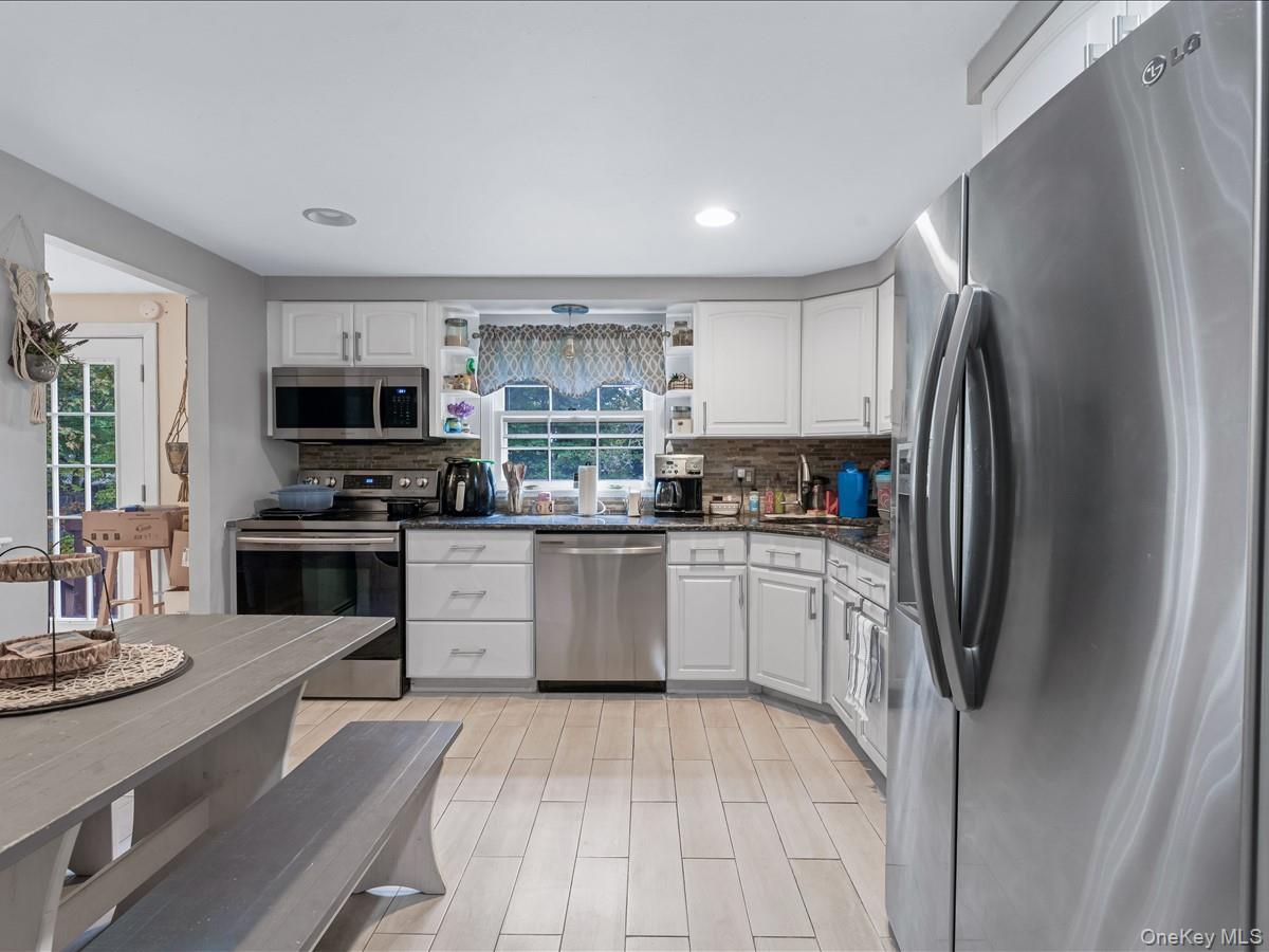 Single Family Winside Lane Suffolk County, NY 11727, MLS-1028079-7