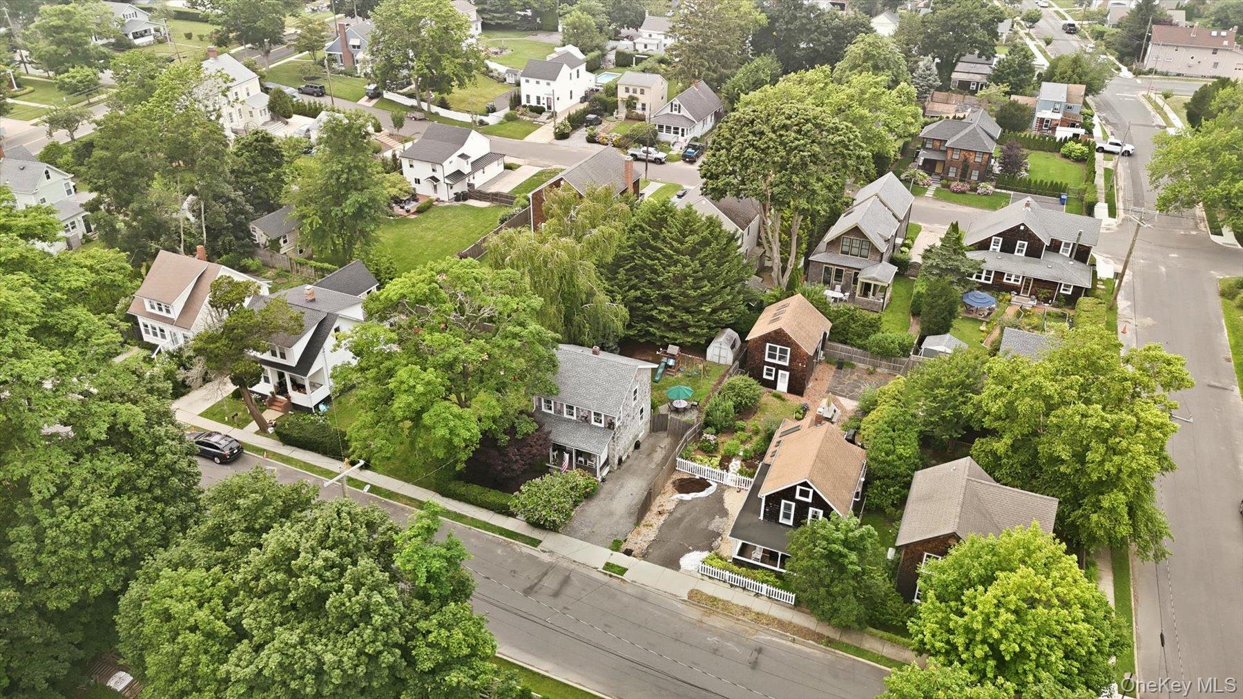 Single Family Monsell Place  Suffolk County, NY 11944, MLS-1028101-33