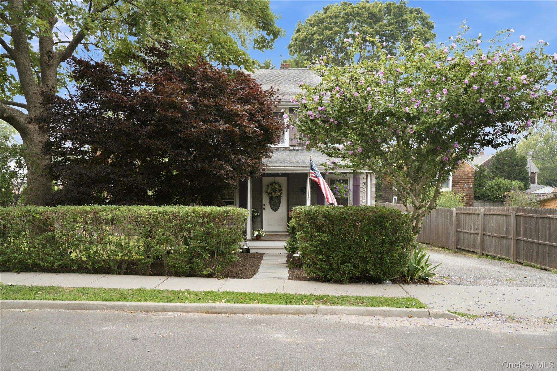 Single Family Monsell Place  Suffolk County, NY 11944, MLS-1028101-4