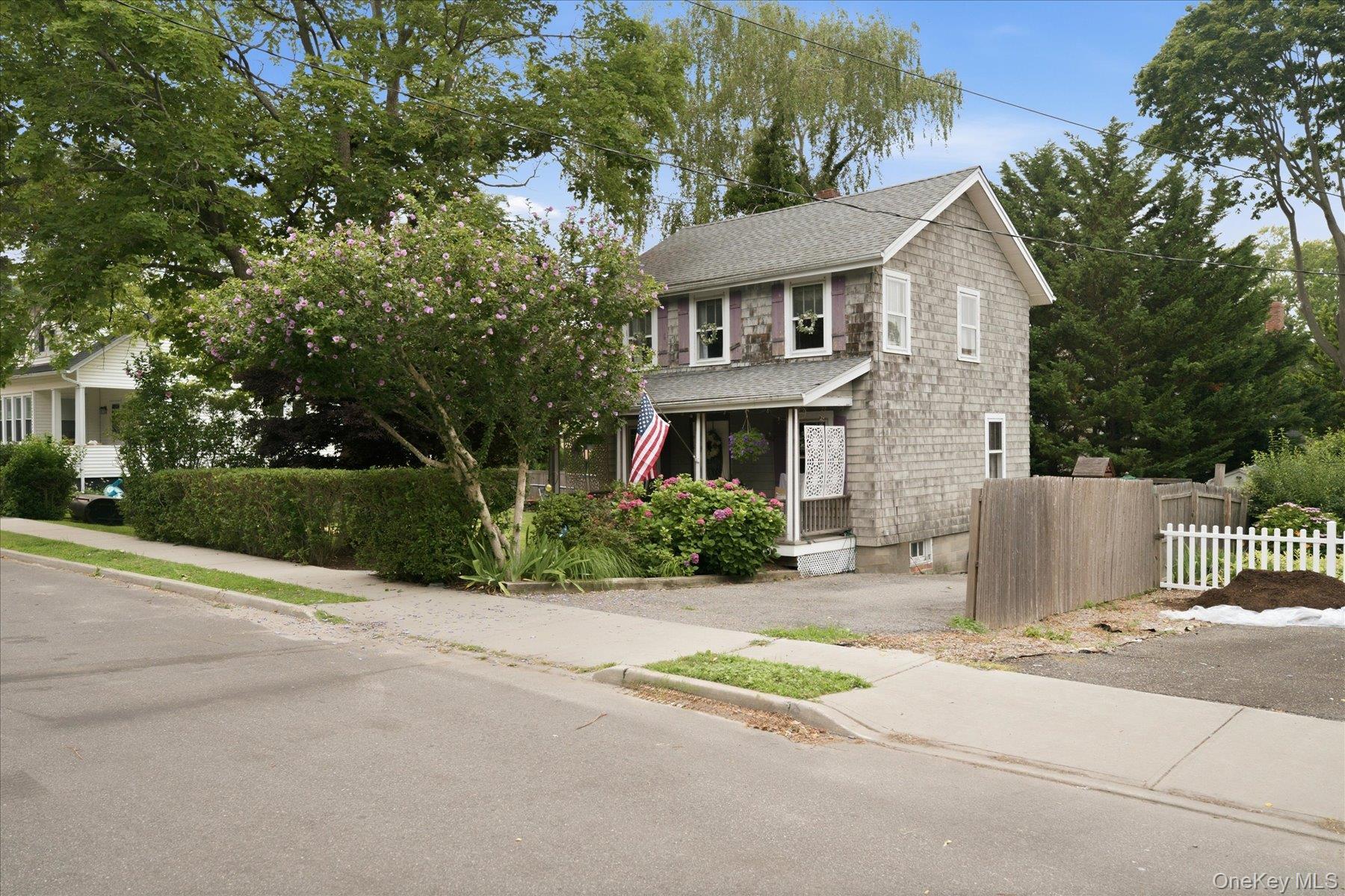 Single Family Monsell Place  Suffolk County, NY 11944, MLS-1028101-5