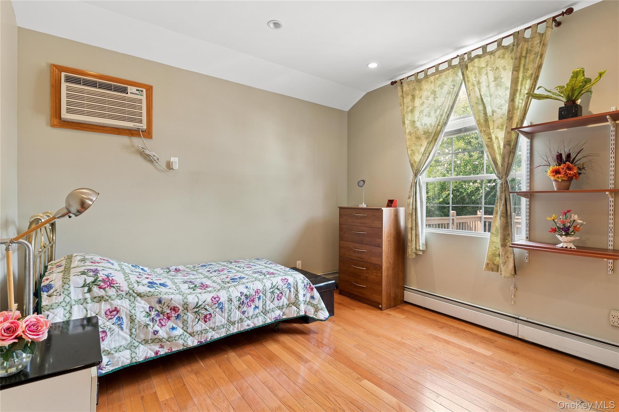 Single Family 233rd Street Queens, NY 11427, MLS-1028108-16