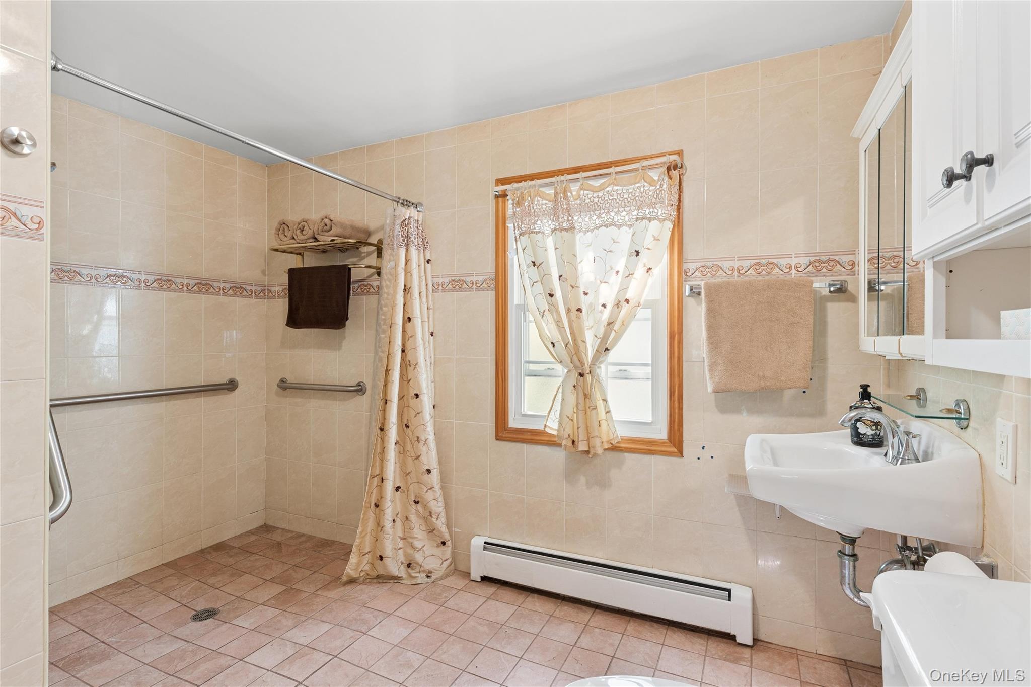 Single Family 233rd Street Queens, NY 11427, MLS-1028108-18