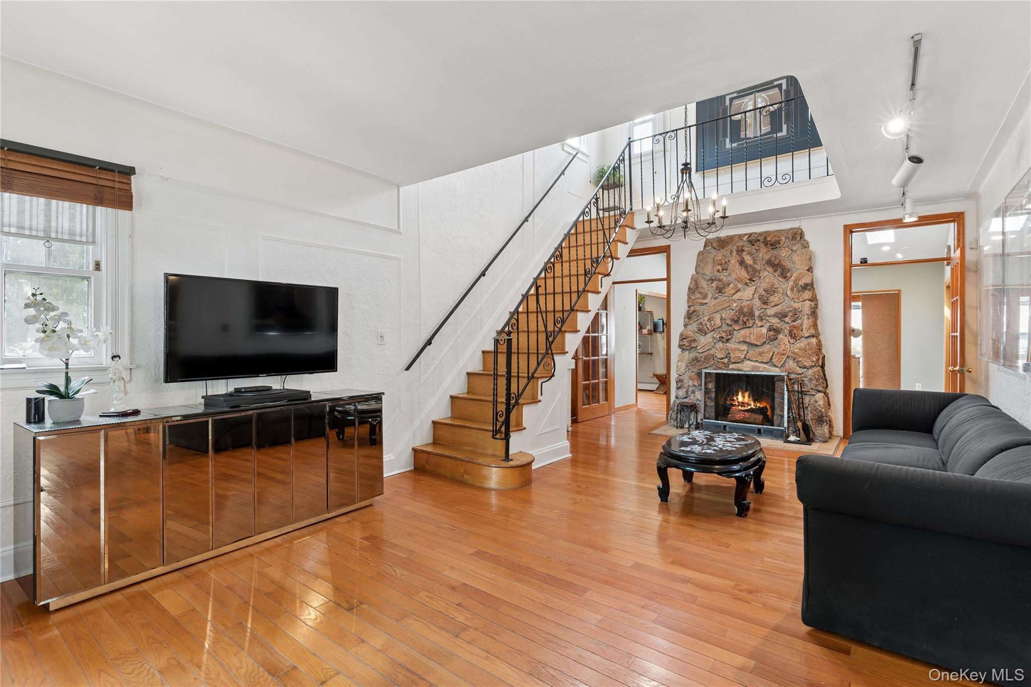 Single Family 233rd Street Queens, NY 11427, MLS-1028108-3