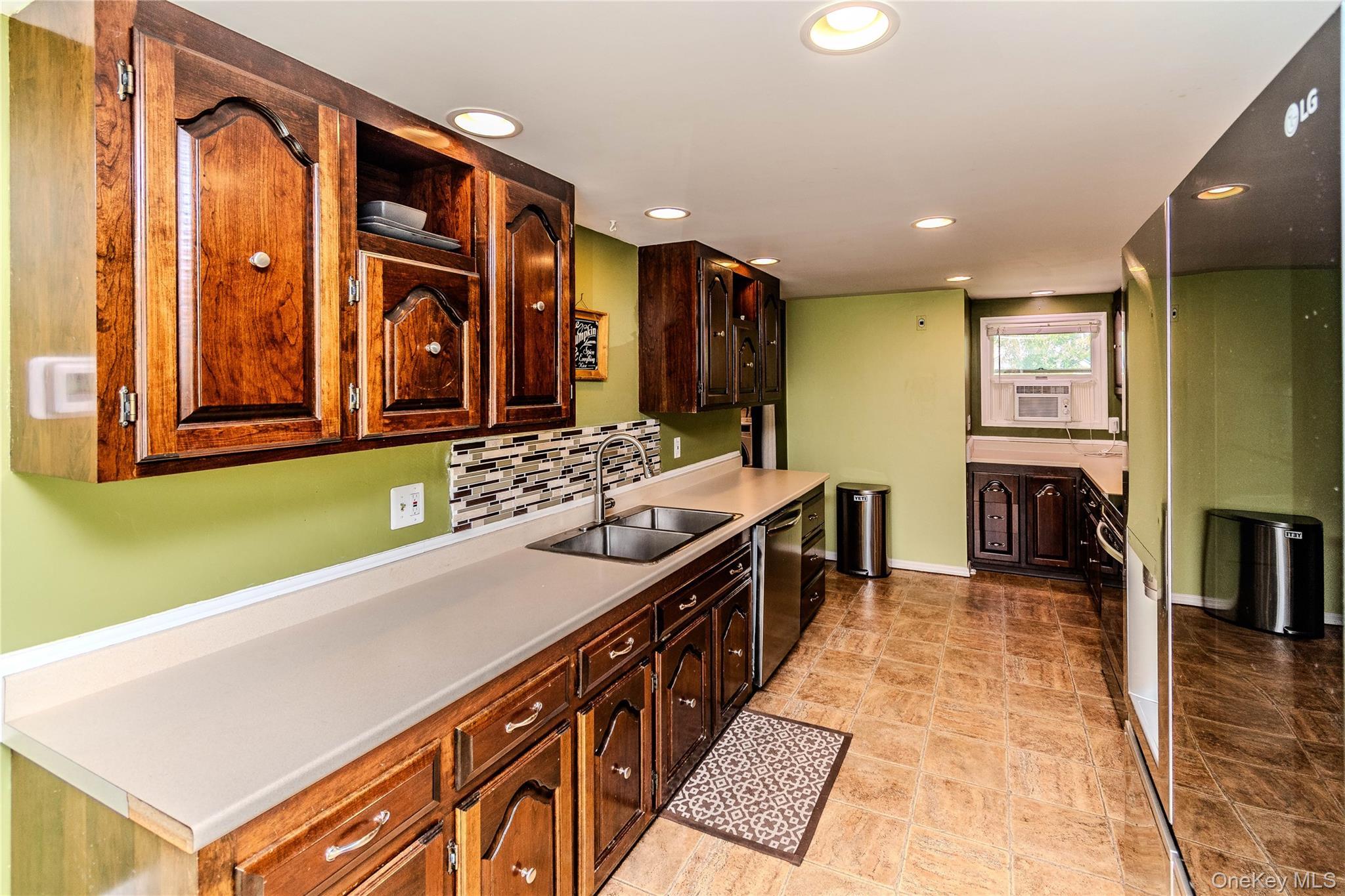 Single Family Lucas Avenue Ulster County, NY 12401, MLS-1028115-17