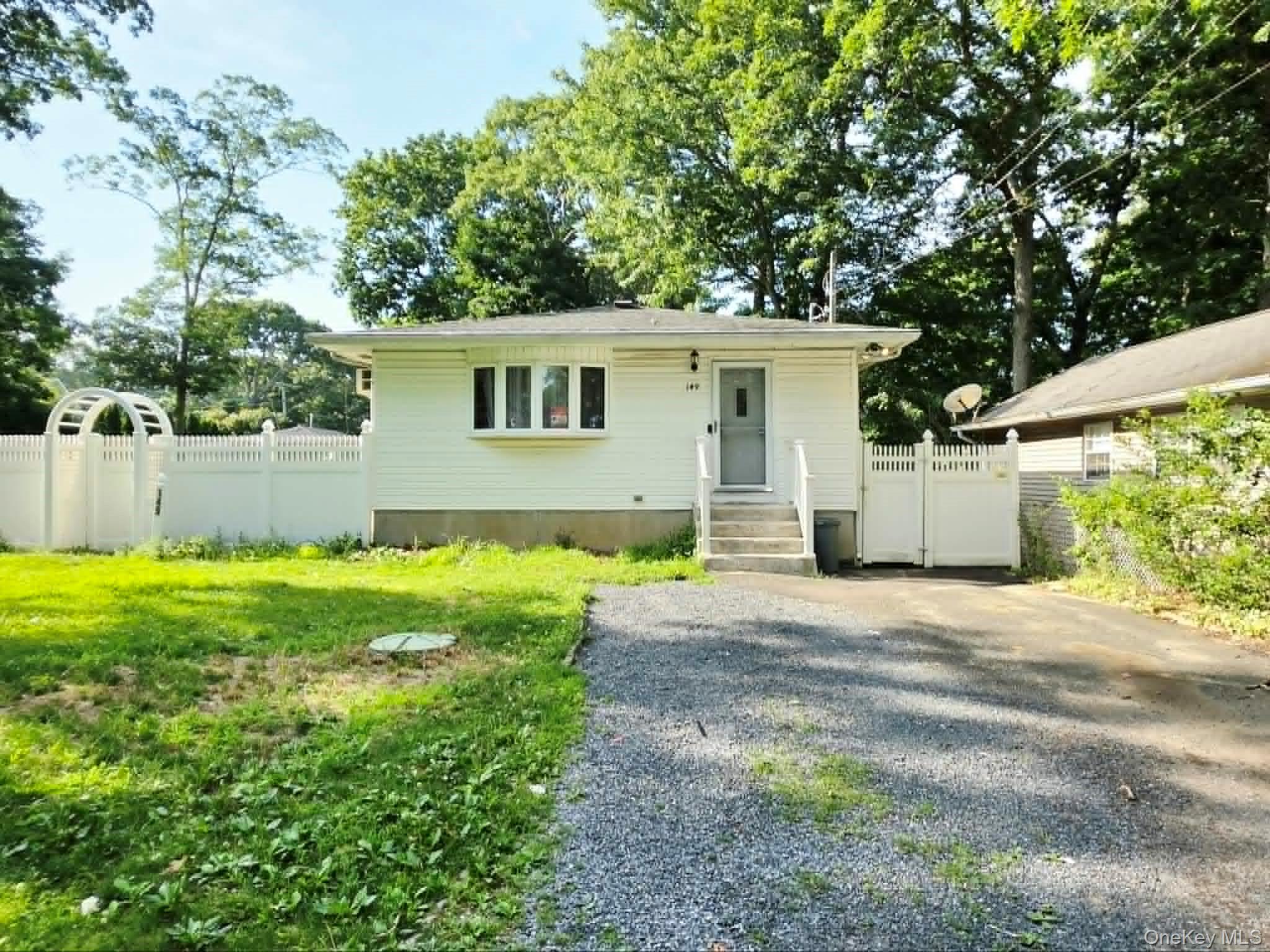 Single Family Moriches Avenue Suffolk County, NY 11950, MLS-1028118-2