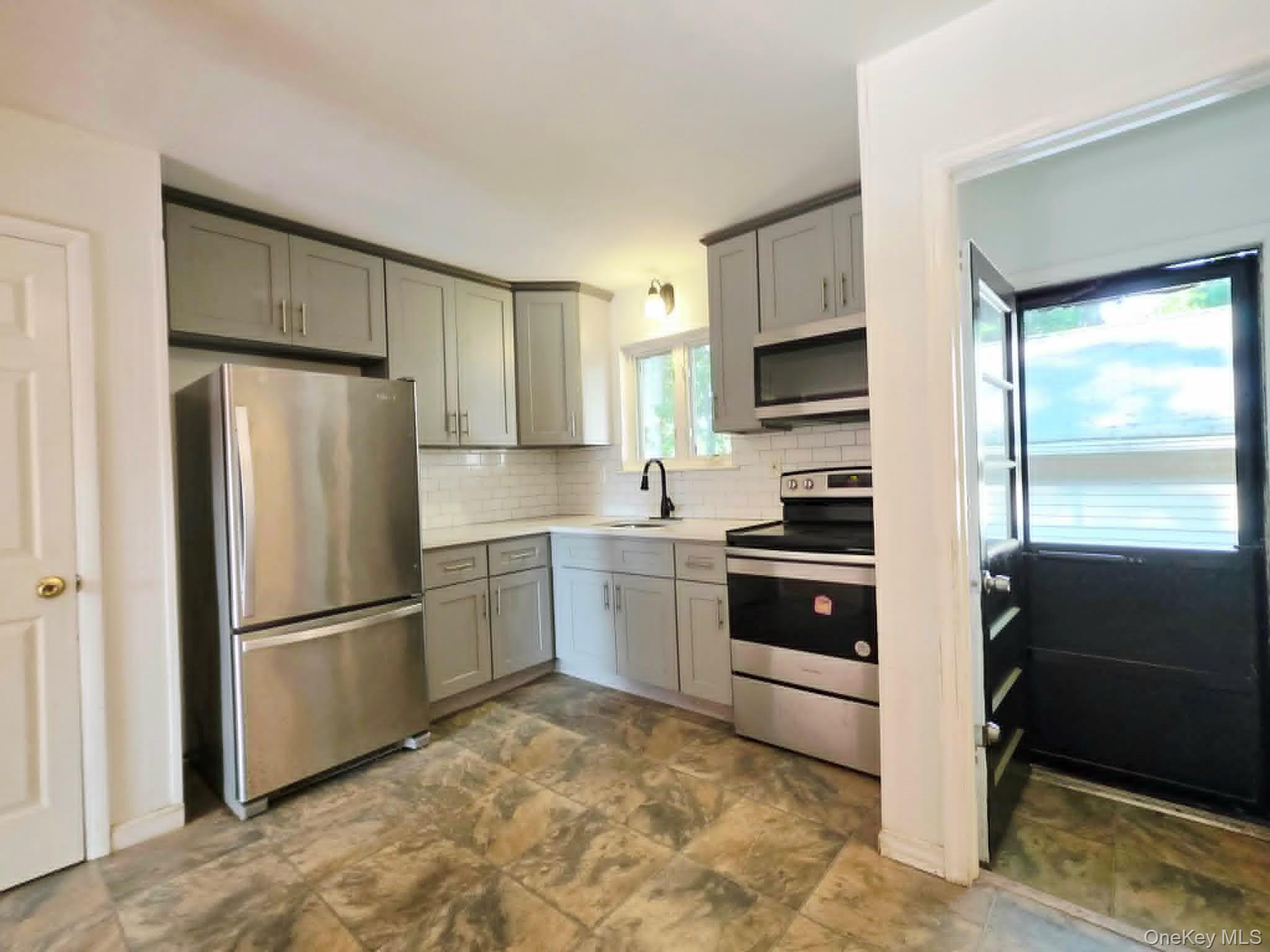 Single Family Moriches Avenue Suffolk County, NY 11950, MLS-1028118-8