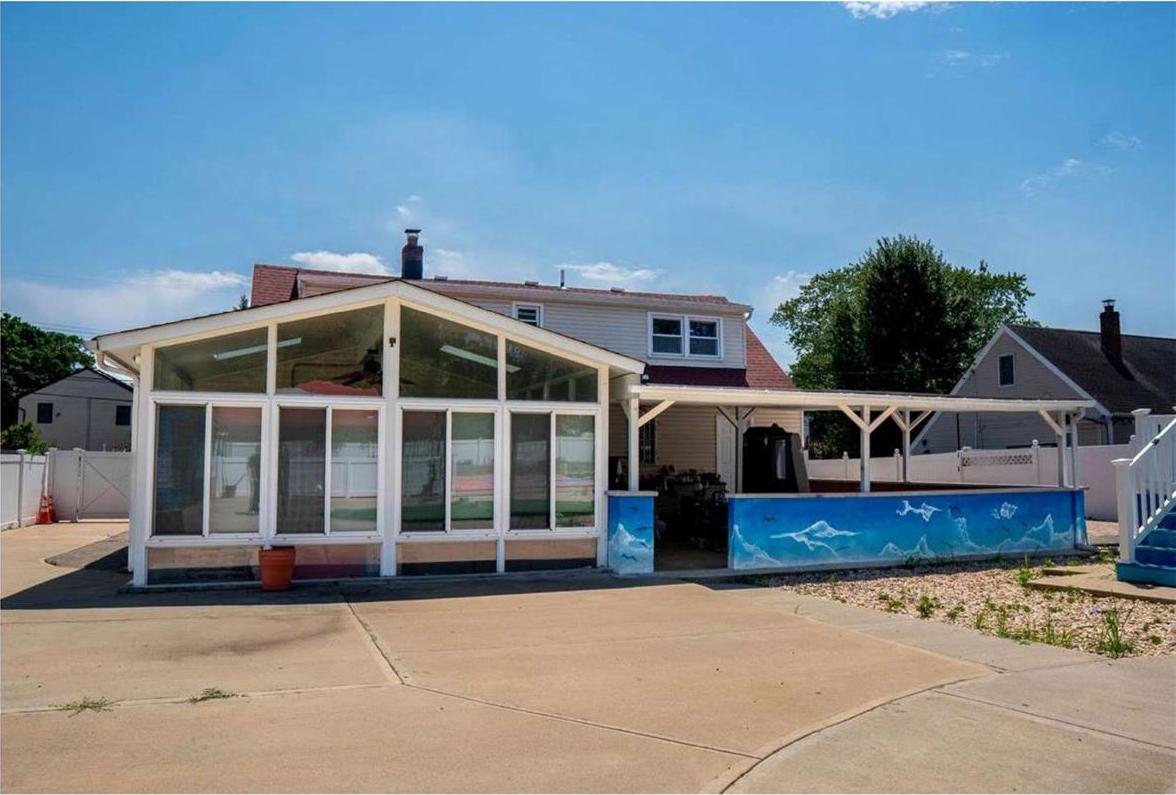 Single Family W Lakeland Street Suffolk County, NY 11706, MLS-1028145-10