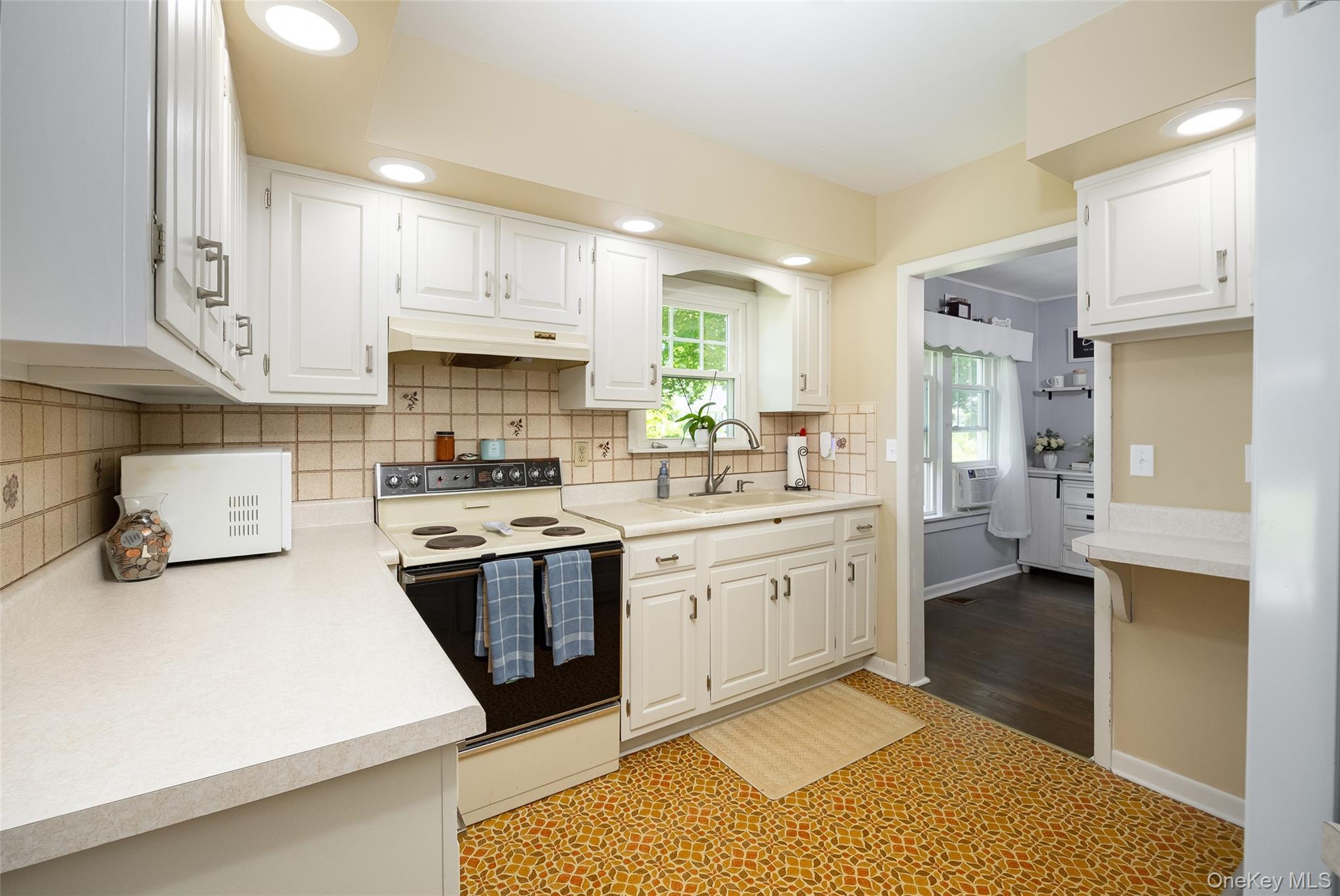 Single Family Townsend Boulevard Dutchess County, NY 12603, MLS-1028146-10