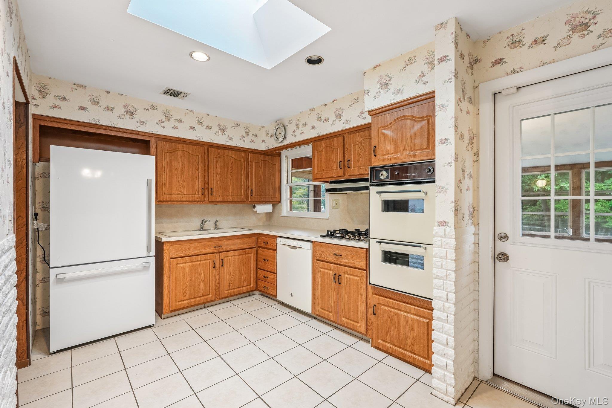 Single Family Victoria Drive Rockland County, NY 10954, MLS-1028175-10