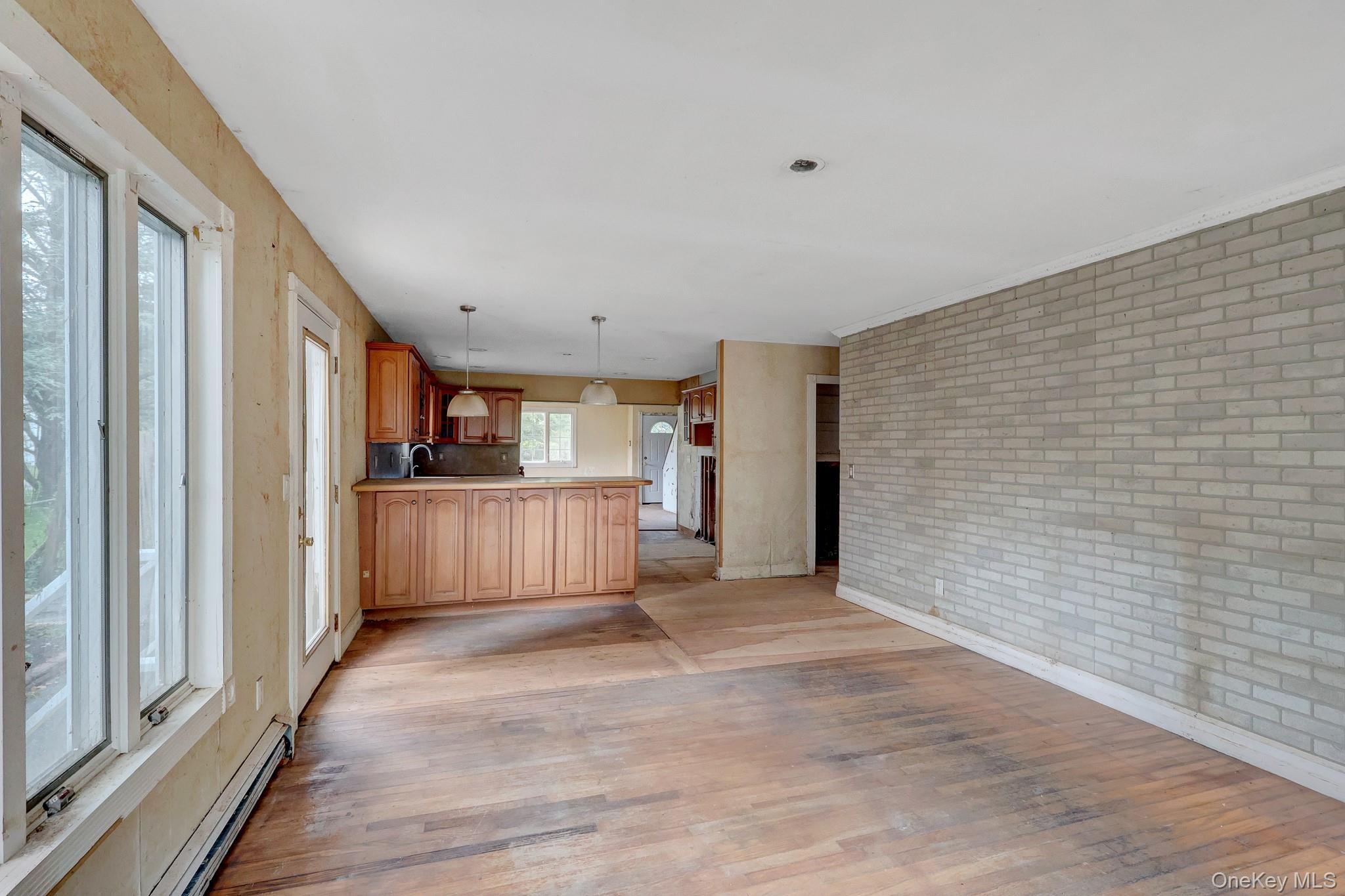 Single Family Thorburn Avenue Suffolk County, NY 11772, MLS-1028196-10