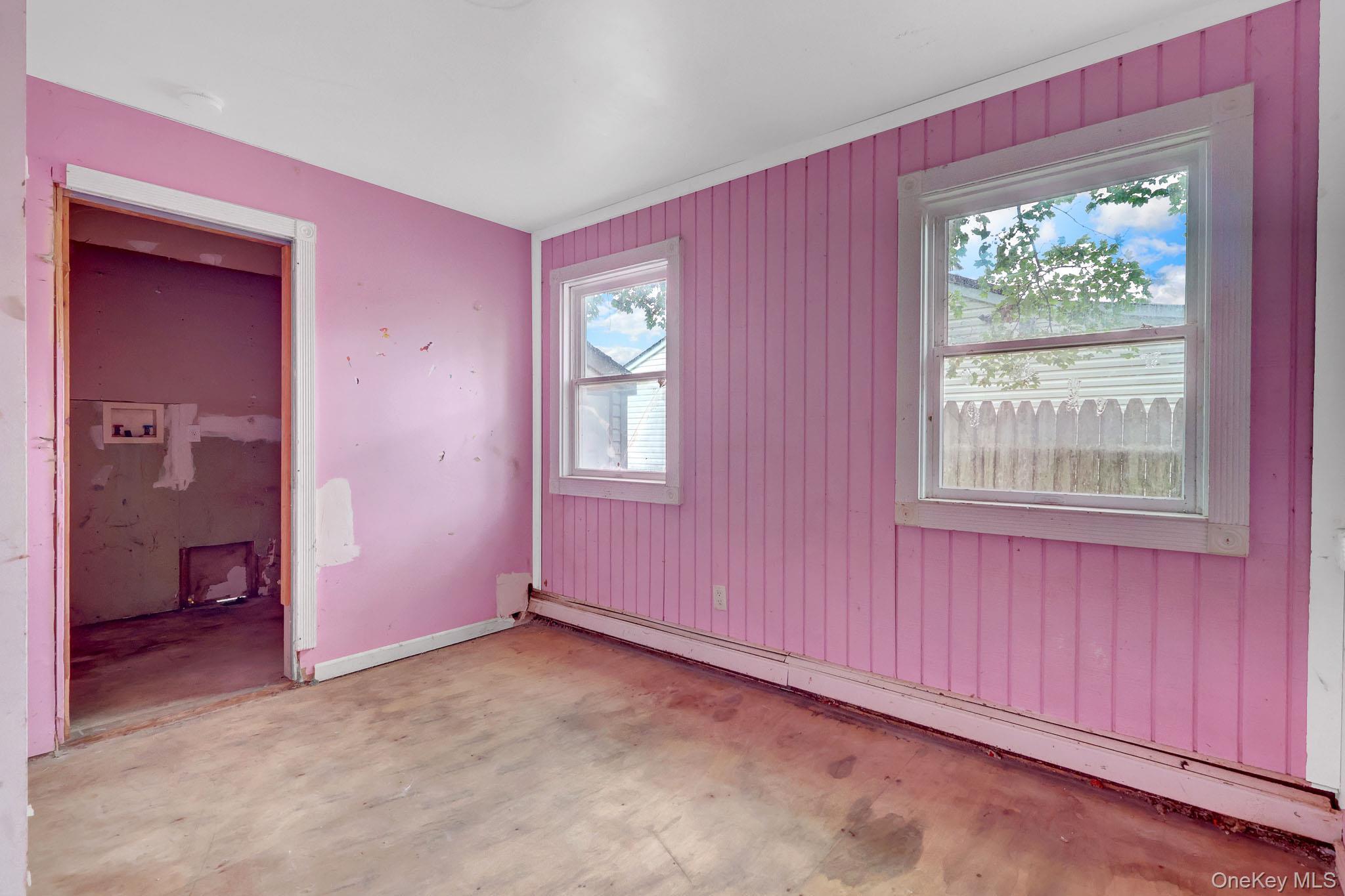 Single Family Thorburn Avenue Suffolk County, NY 11772, MLS-1028196-15