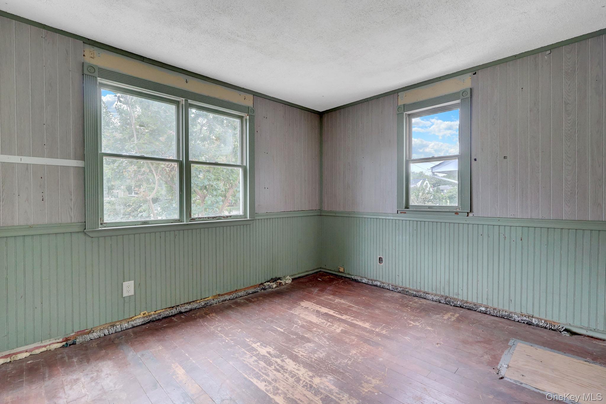 Single Family Thorburn Avenue Suffolk County, NY 11772, MLS-1028196-19
