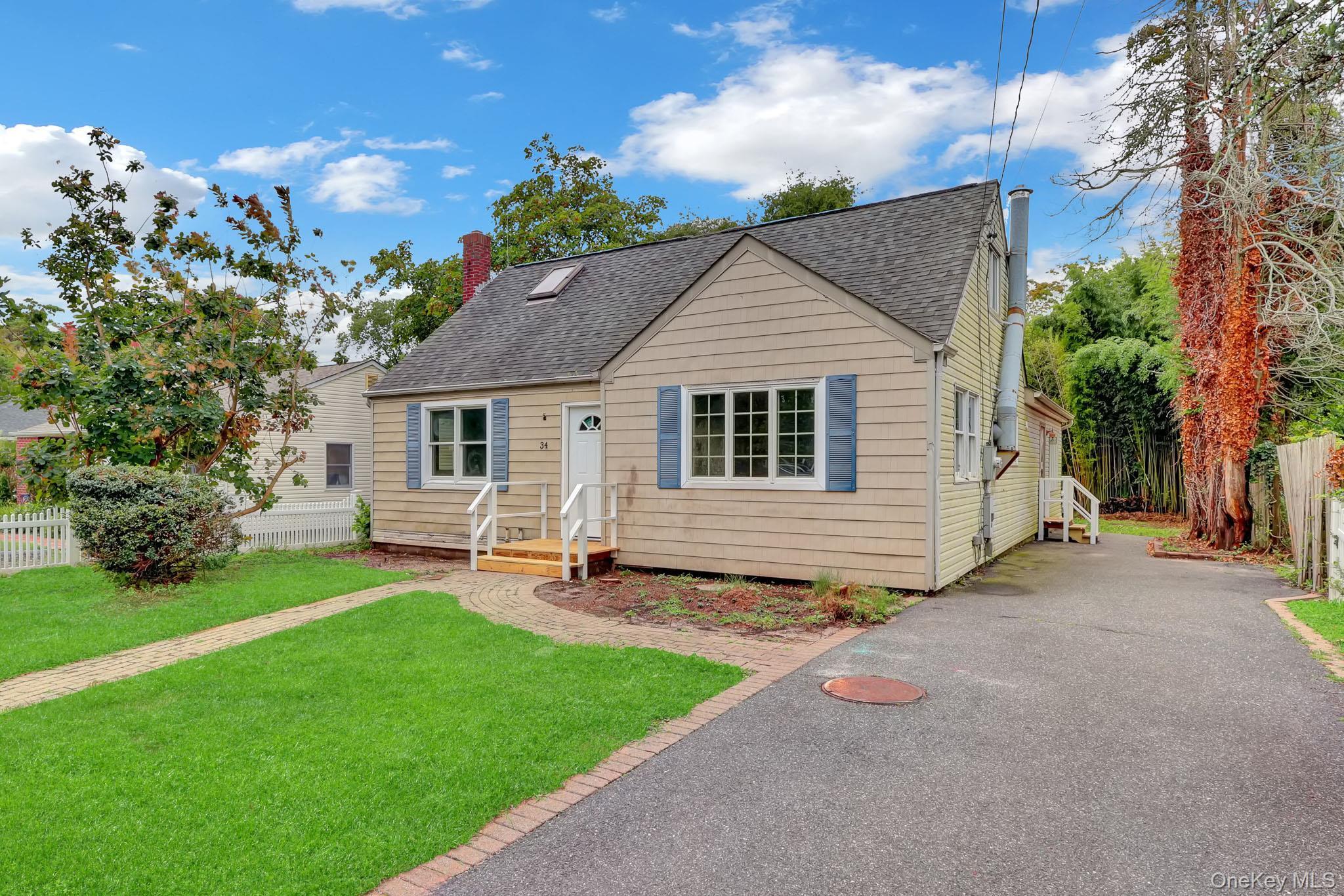 Single Family Thorburn Avenue Suffolk County, NY 11772, MLS-1028196-2