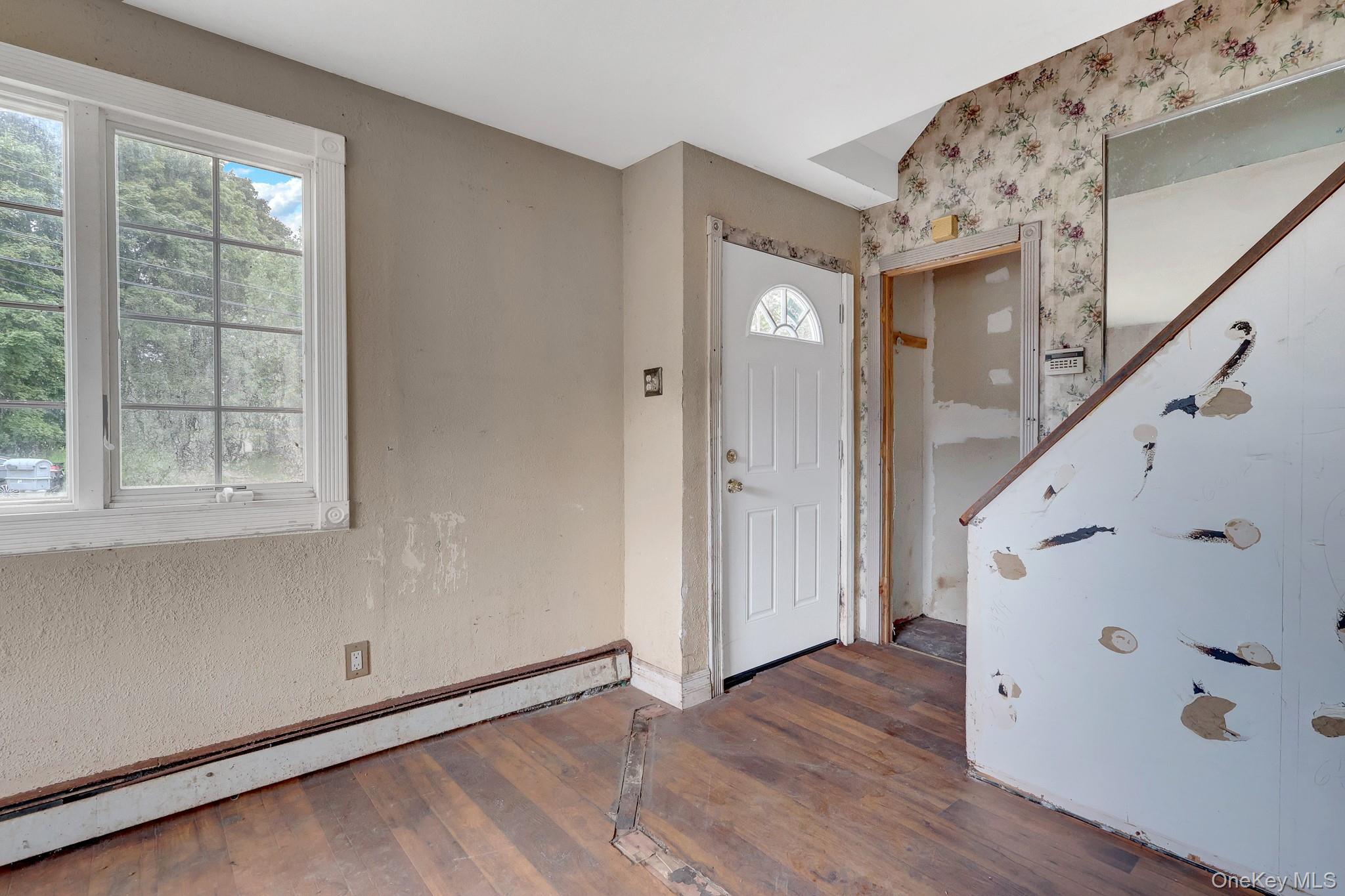 Single Family Thorburn Avenue Suffolk County, NY 11772, MLS-1028196-3