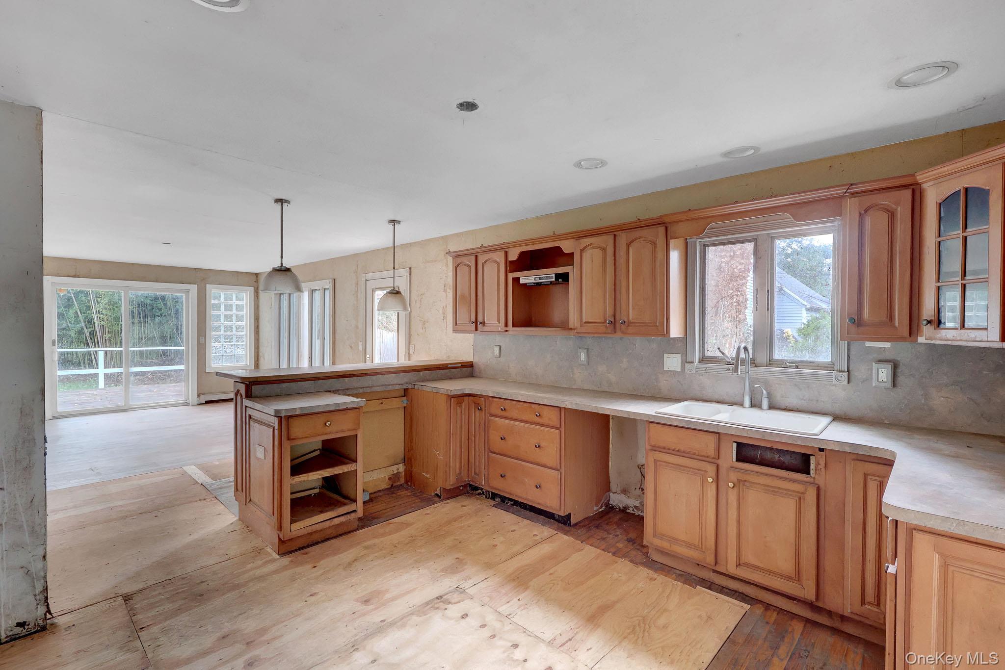 Single Family Thorburn Avenue Suffolk County, NY 11772, MLS-1028196-6