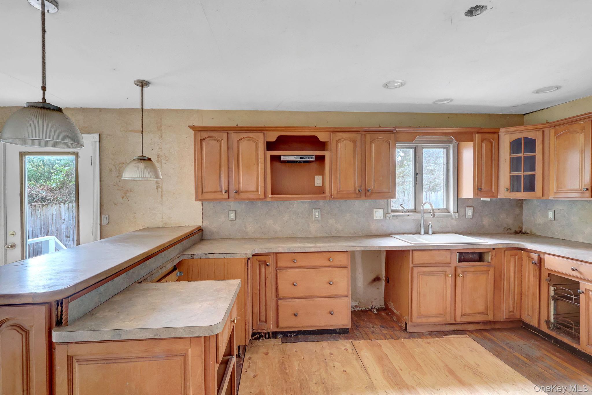 Single Family Thorburn Avenue Suffolk County, NY 11772, MLS-1028196-7