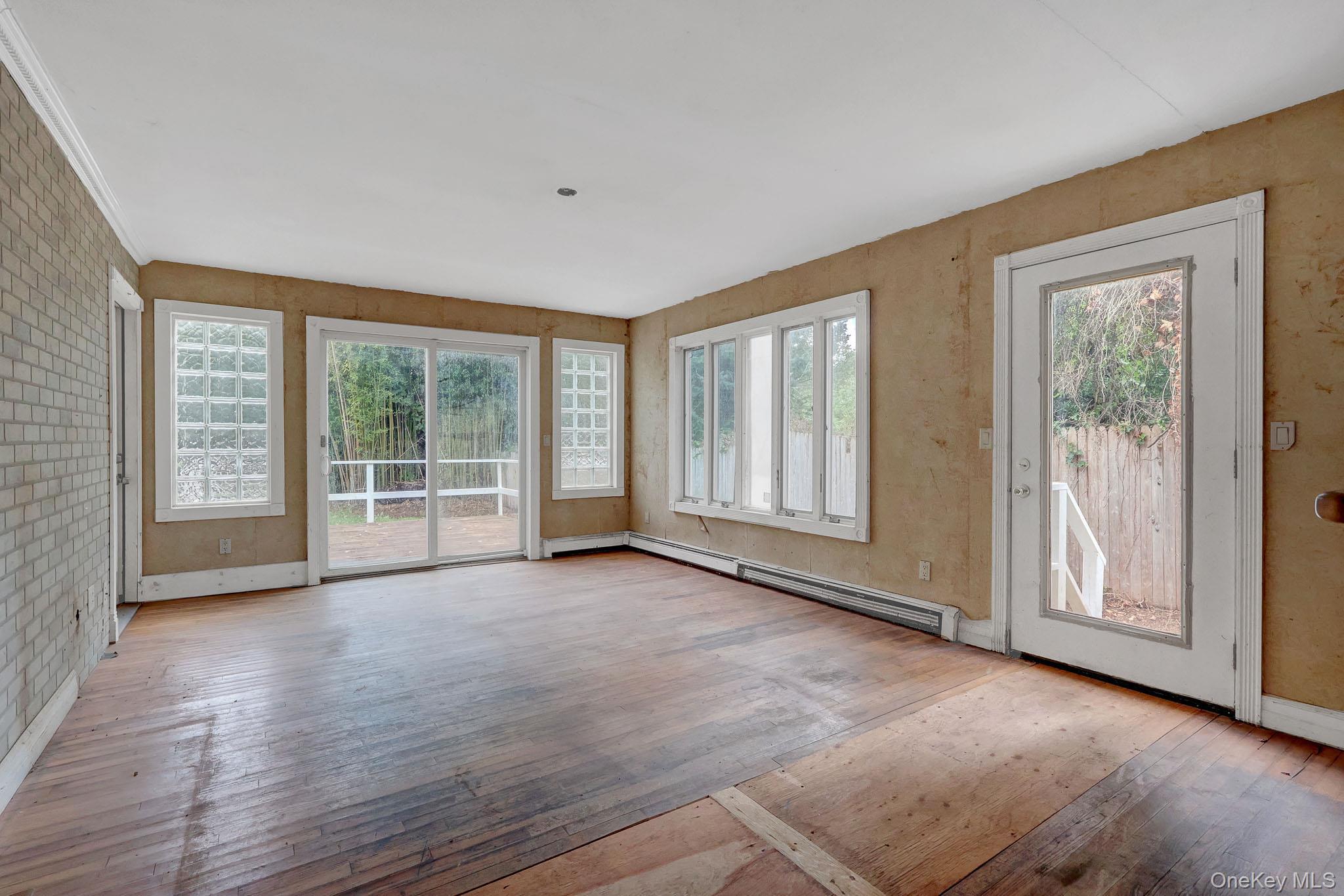 Single Family Thorburn Avenue Suffolk County, NY 11772, MLS-1028196-9