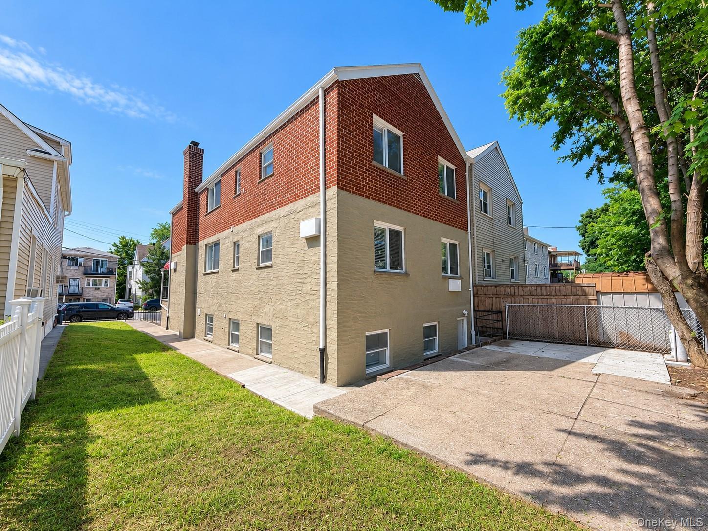 Single Family Lamport Place  Bronx, NY 10465, MLS-1028216-34
