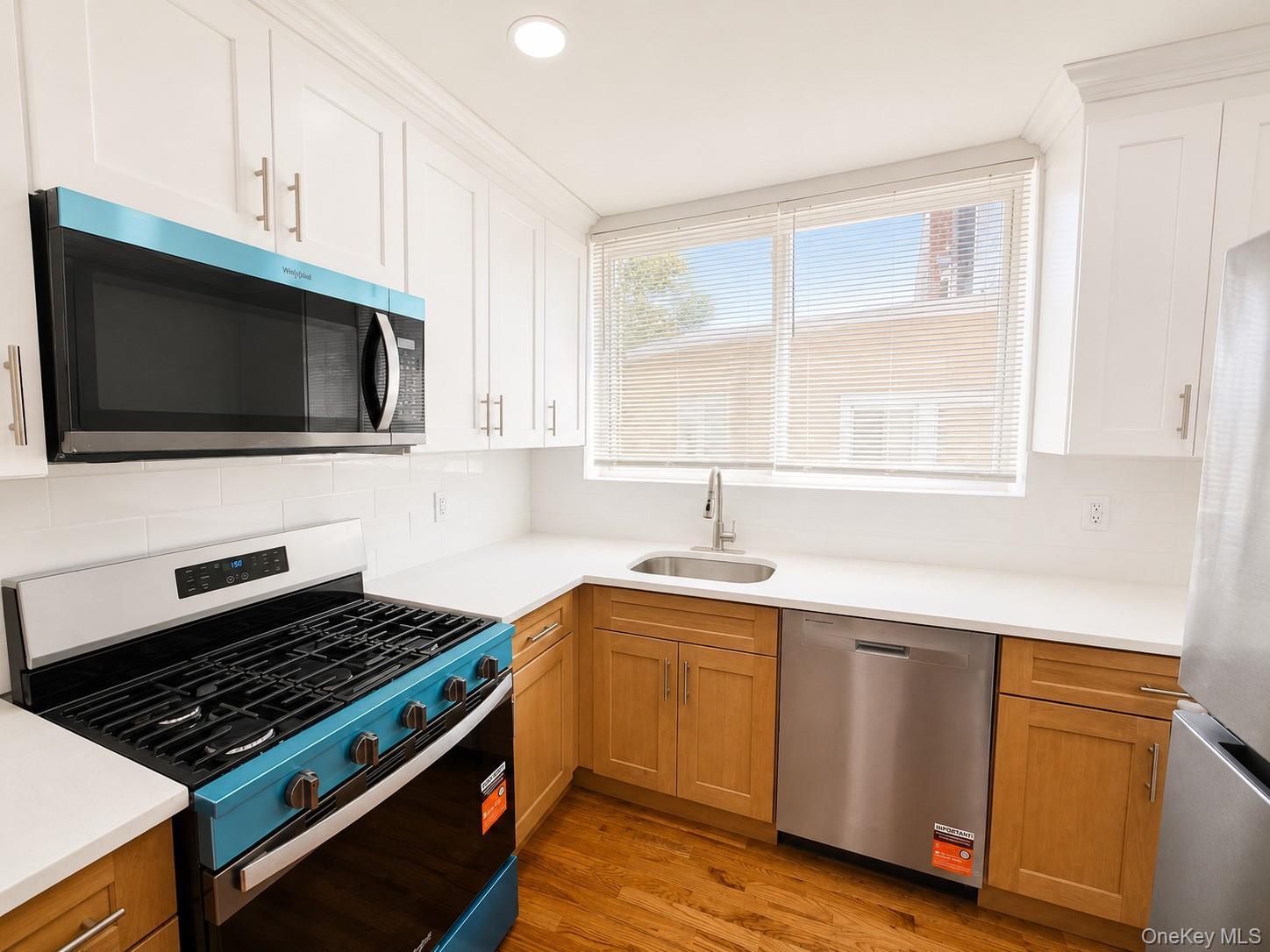 Single Family Lamport Place  Bronx, NY 10465, MLS-1028216-4