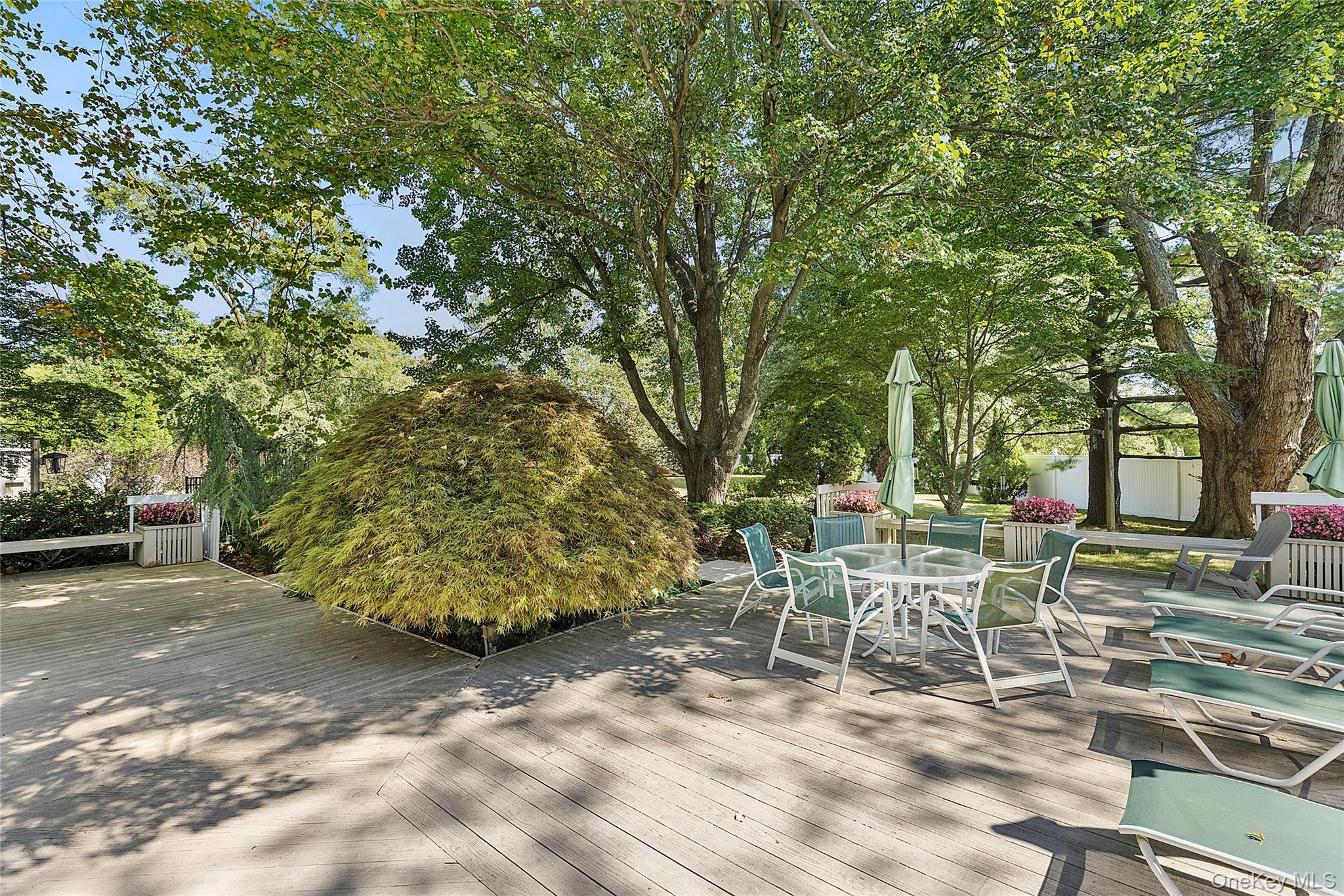 Single Family Dix Woods Drive  Suffolk County, NY 11747, MLS-1028257-18