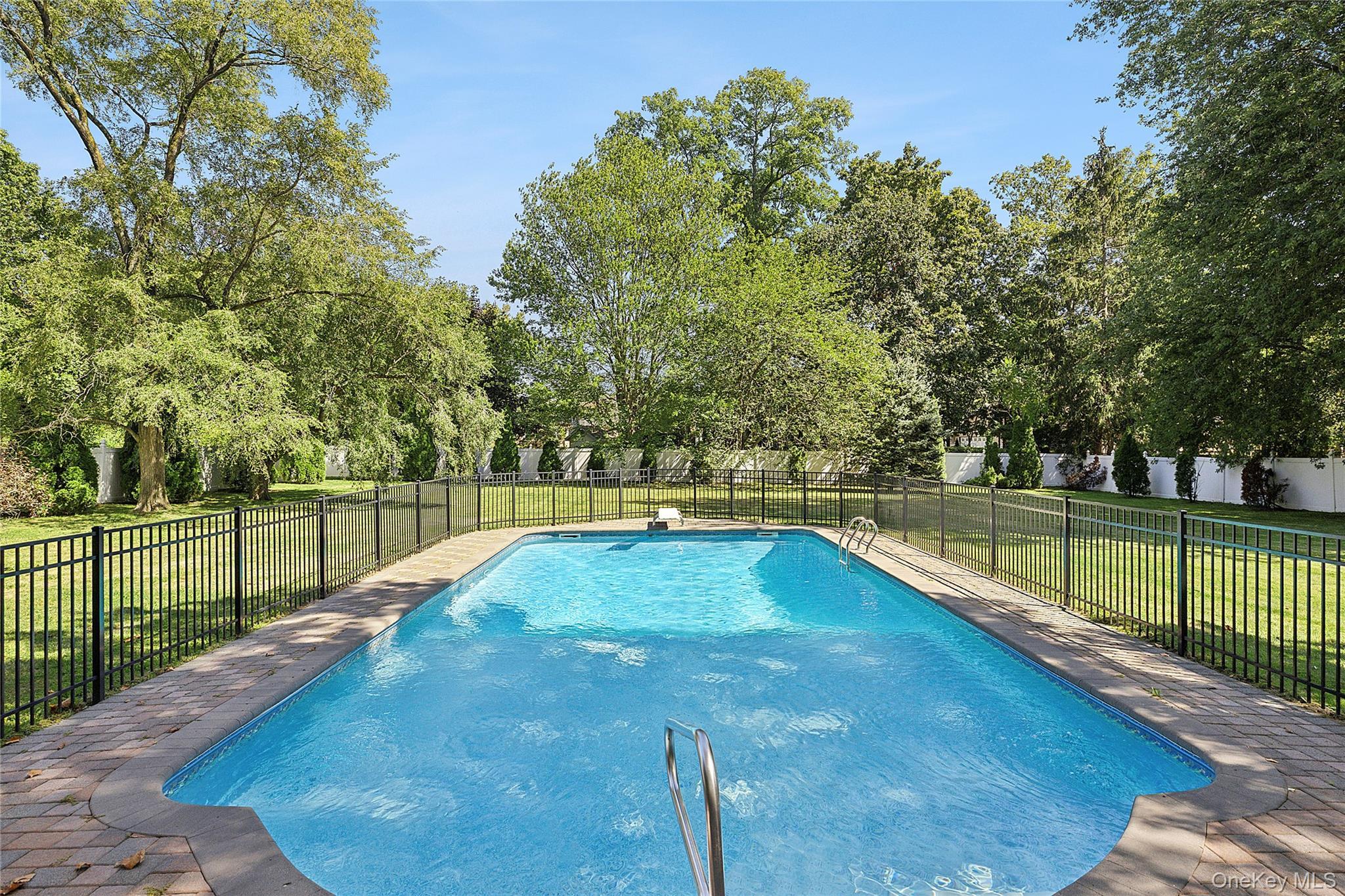 Single Family Dix Woods Drive  Suffolk County, NY 11747, MLS-1028257-19