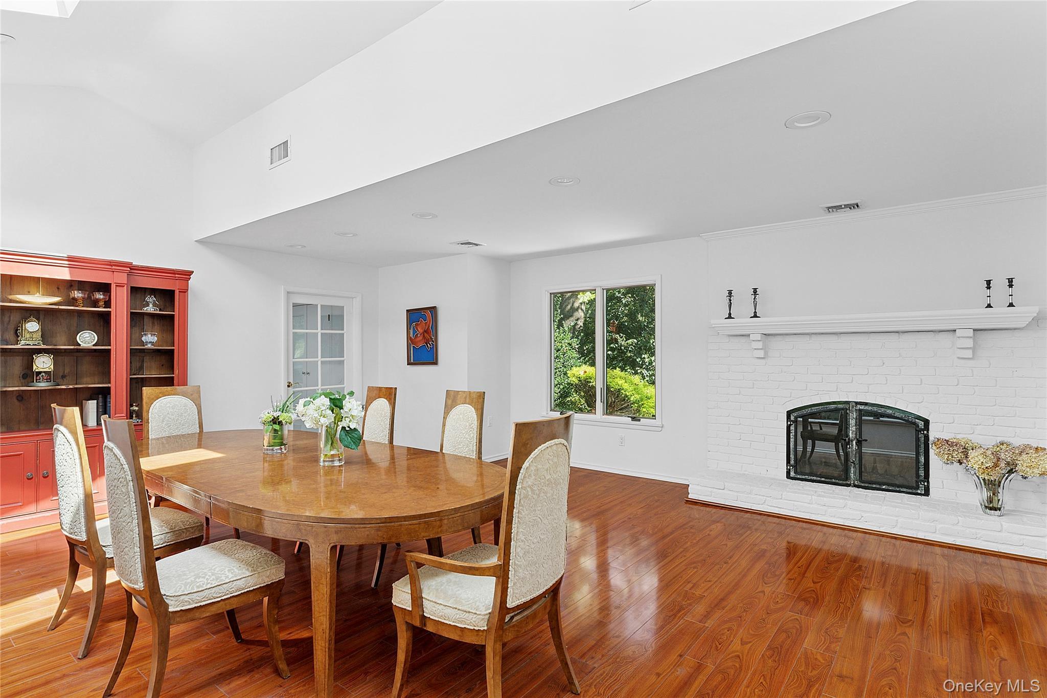 Single Family Dix Woods Drive  Suffolk County, NY 11747, MLS-1028257-8