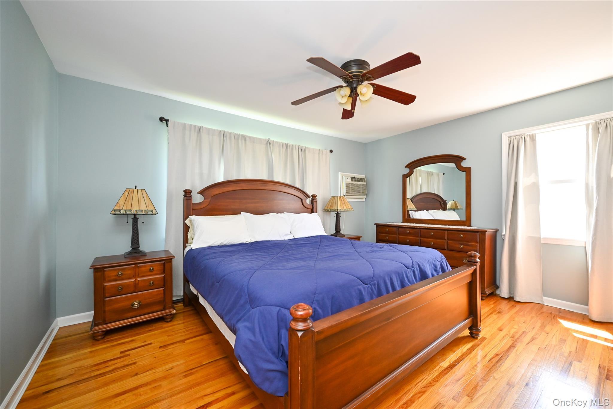 Single Family 252nd Street Queens, NY 11426, MLS-1028313-9