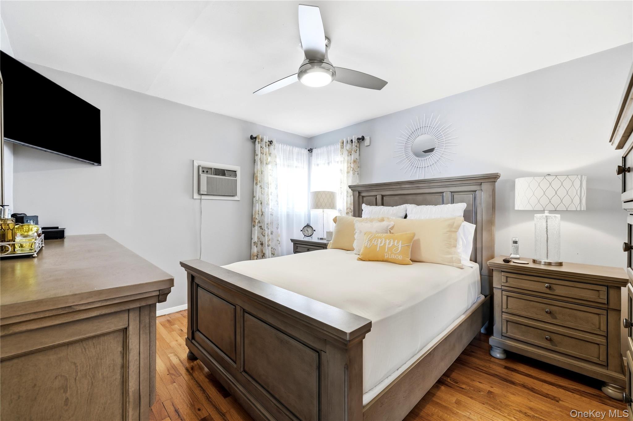 Single Family Hawkins Road Suffolk County, NY 11720, MLS-1028322-15