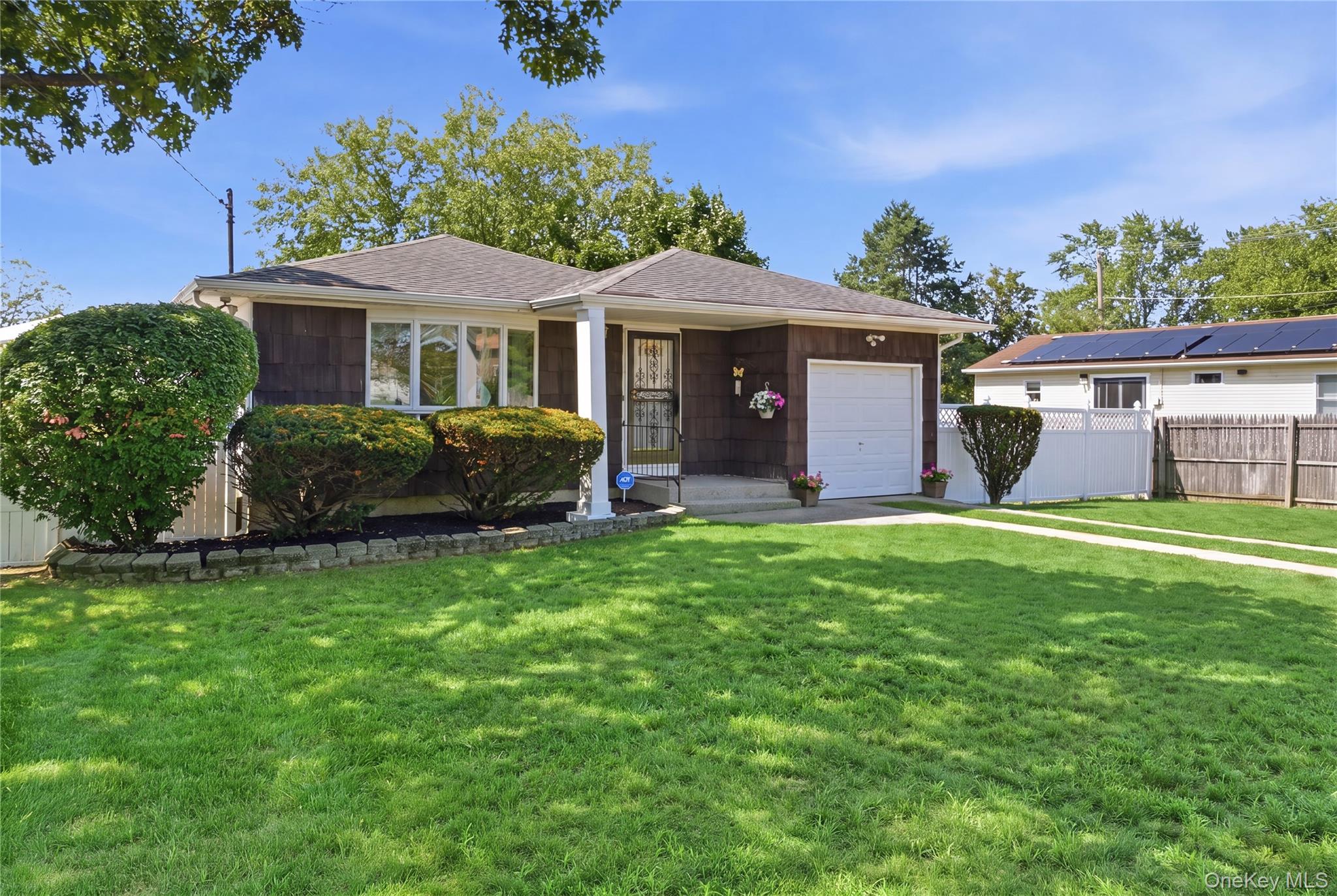 Single Family Hawkins Road  Suffolk County, NY 11720, MLS-1028322-30