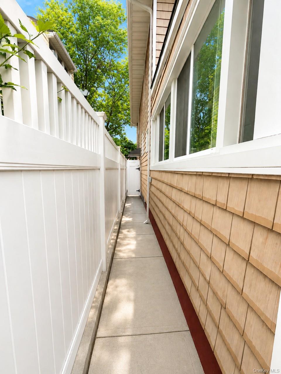 Single Family Springfield Boulevard Queens, NY 11428, MLS-1028338-4
