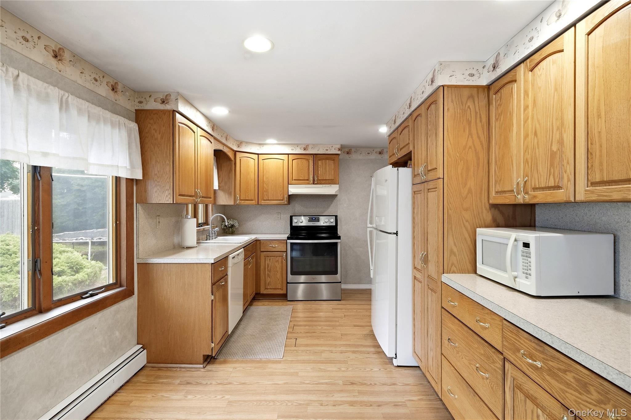 Single Family Argyle Avenue Suffolk County, NY 11784, MLS-1028343-10