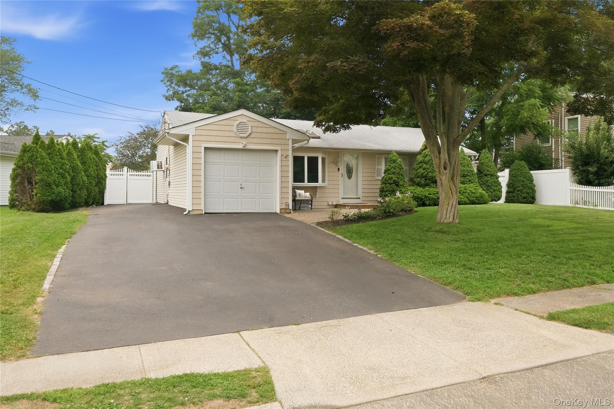 Single Family Argyle Avenue Suffolk County, NY 11784, MLS-1028343-2
