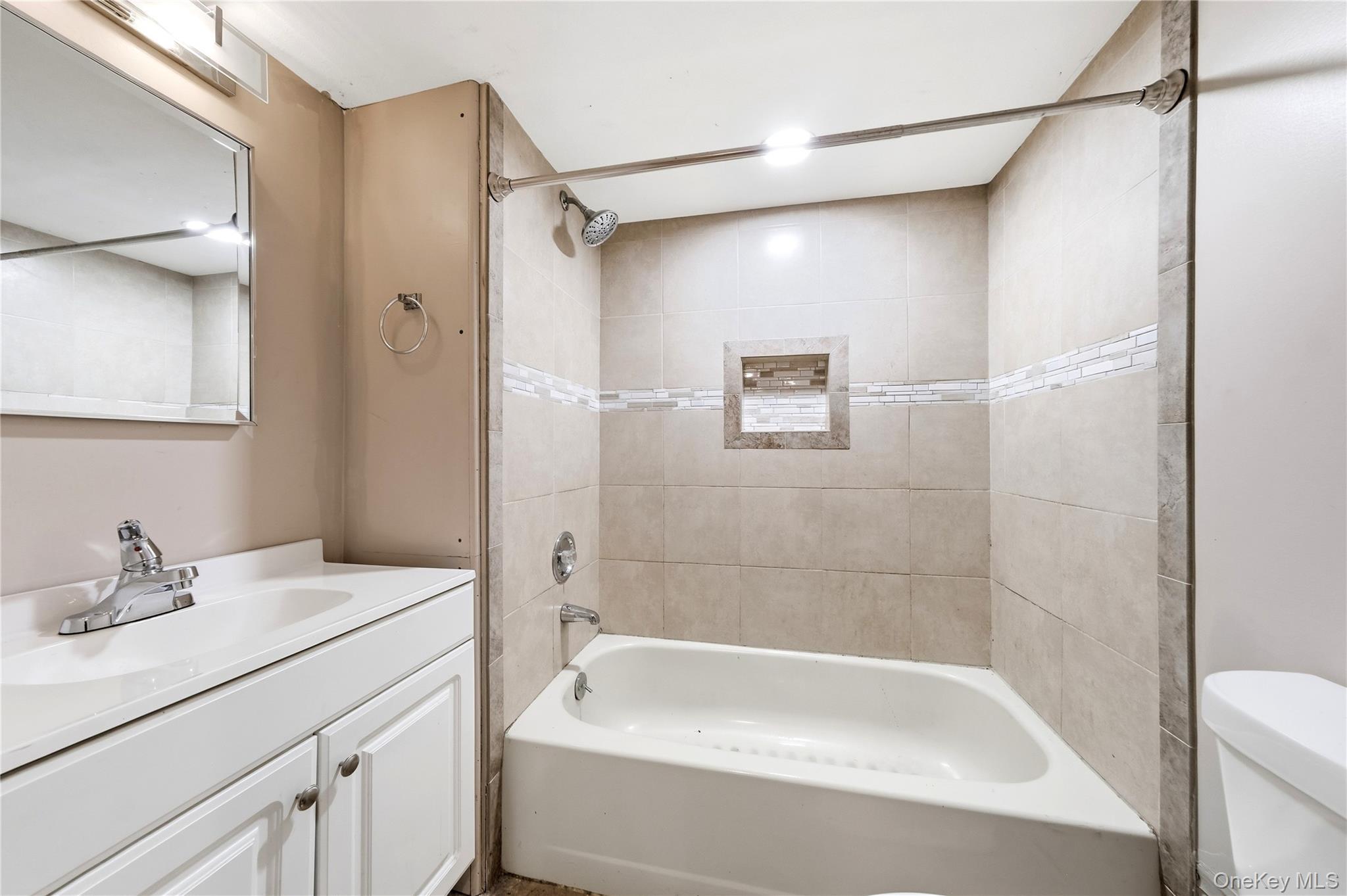 Single Family Argyle Avenue Suffolk County, NY 11784, MLS-1028343-23