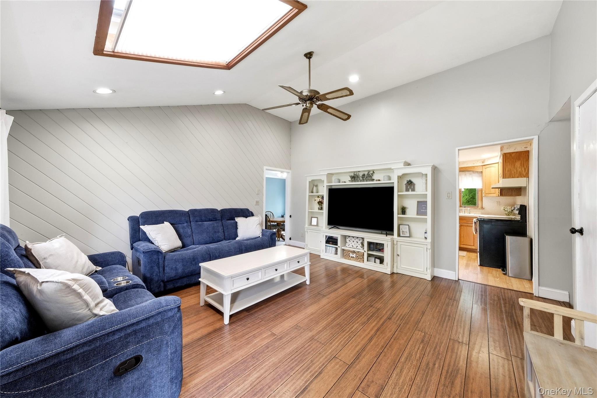 Single Family Argyle Avenue Suffolk County, NY 11784, MLS-1028343-6