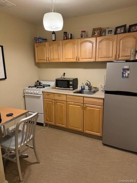 Apartment E 82 Street Manhattan, NY 10028, MLS-1028349-9