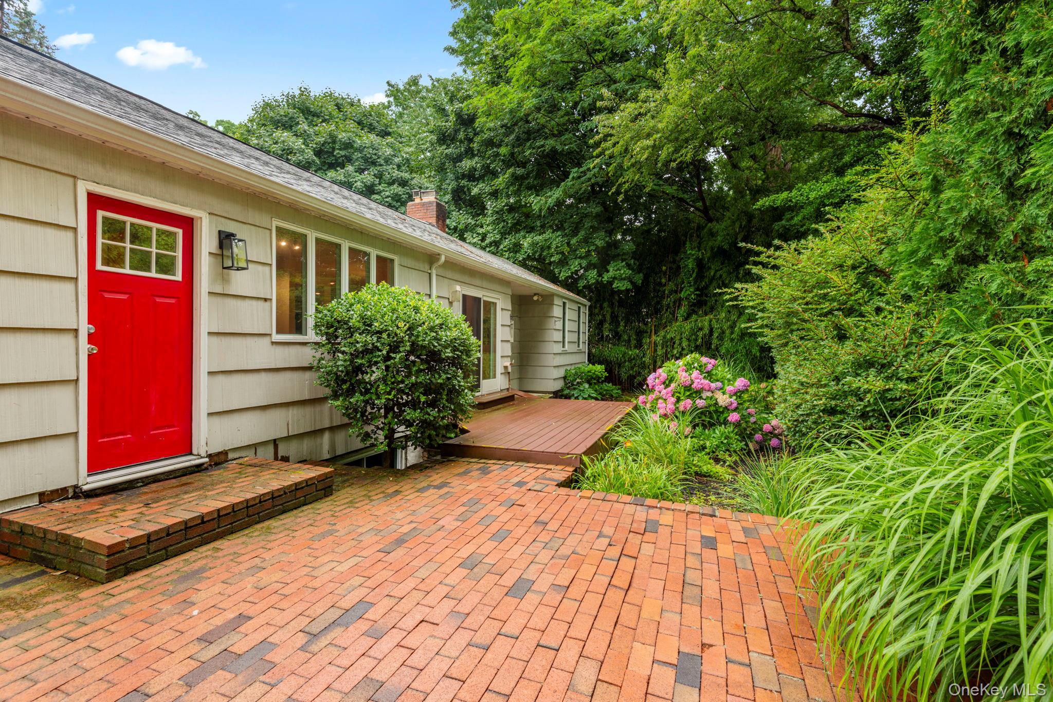 Single Family Cove Road Suffolk County, NY 11743, MLS-1028350-32