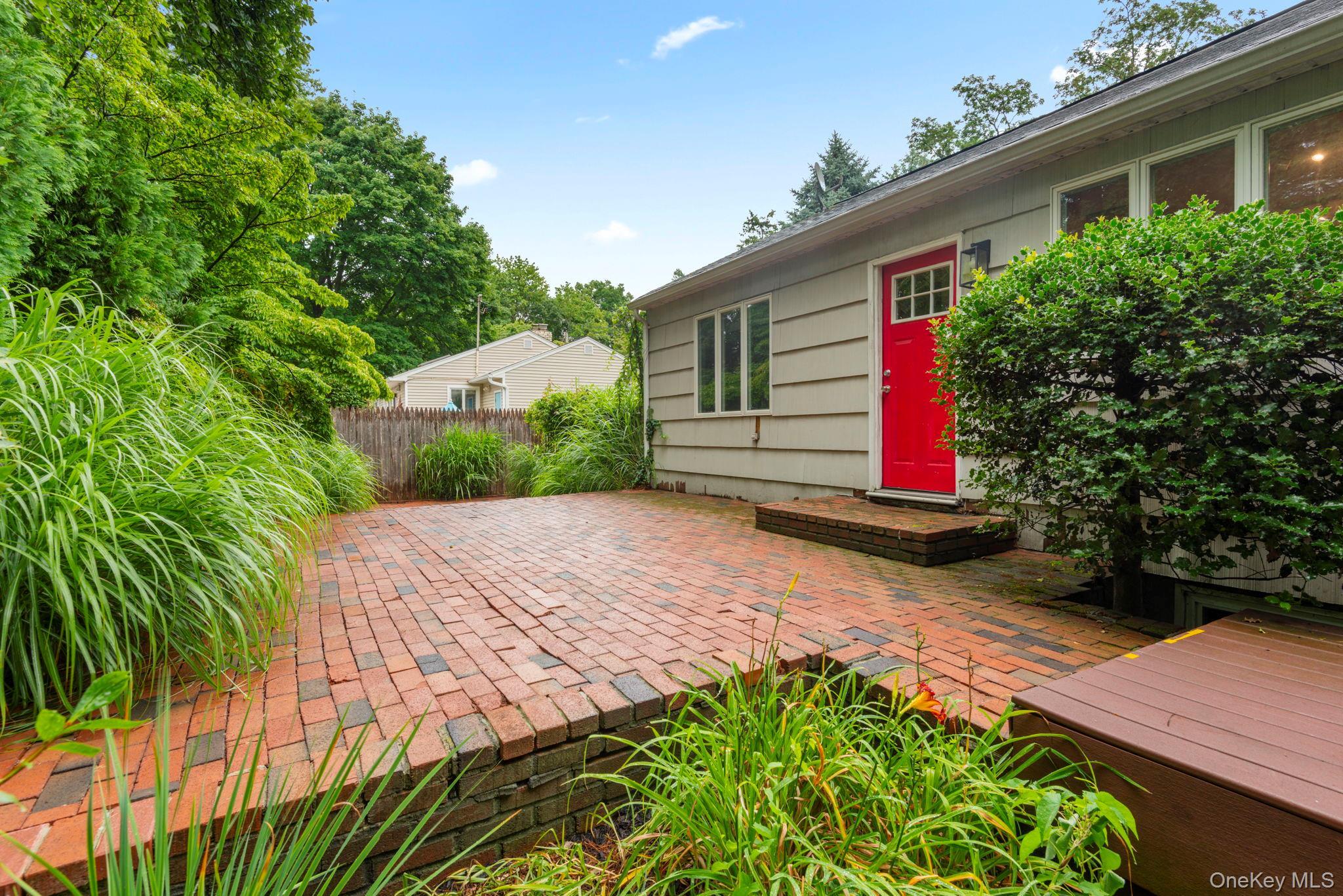 Single Family Cove Road Suffolk County, NY 11743, MLS-1028350-33
