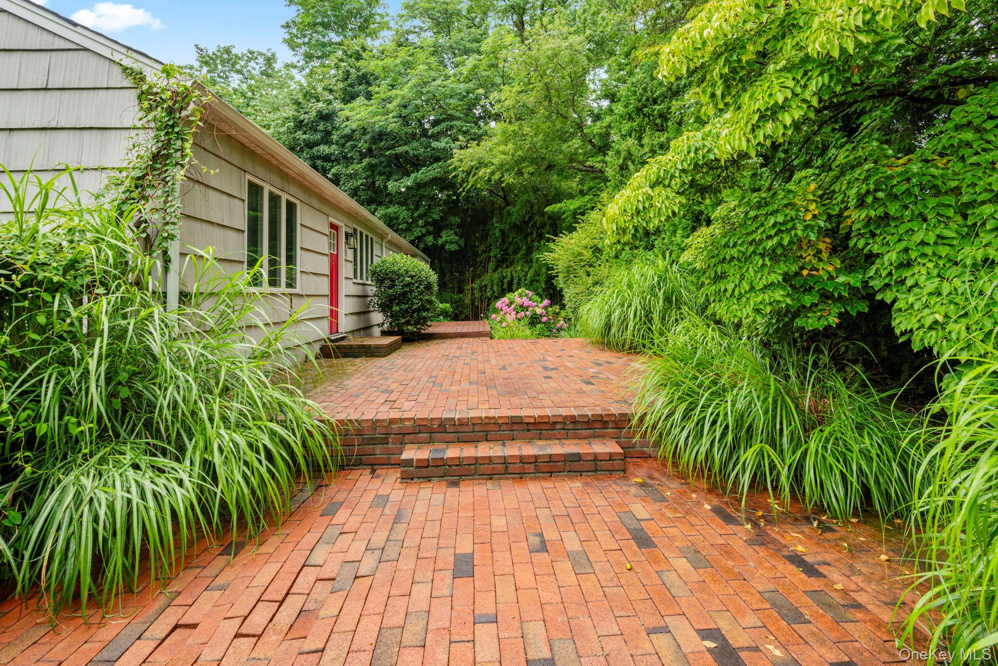Single Family Cove Road Suffolk County, NY 11743, MLS-1028350-34