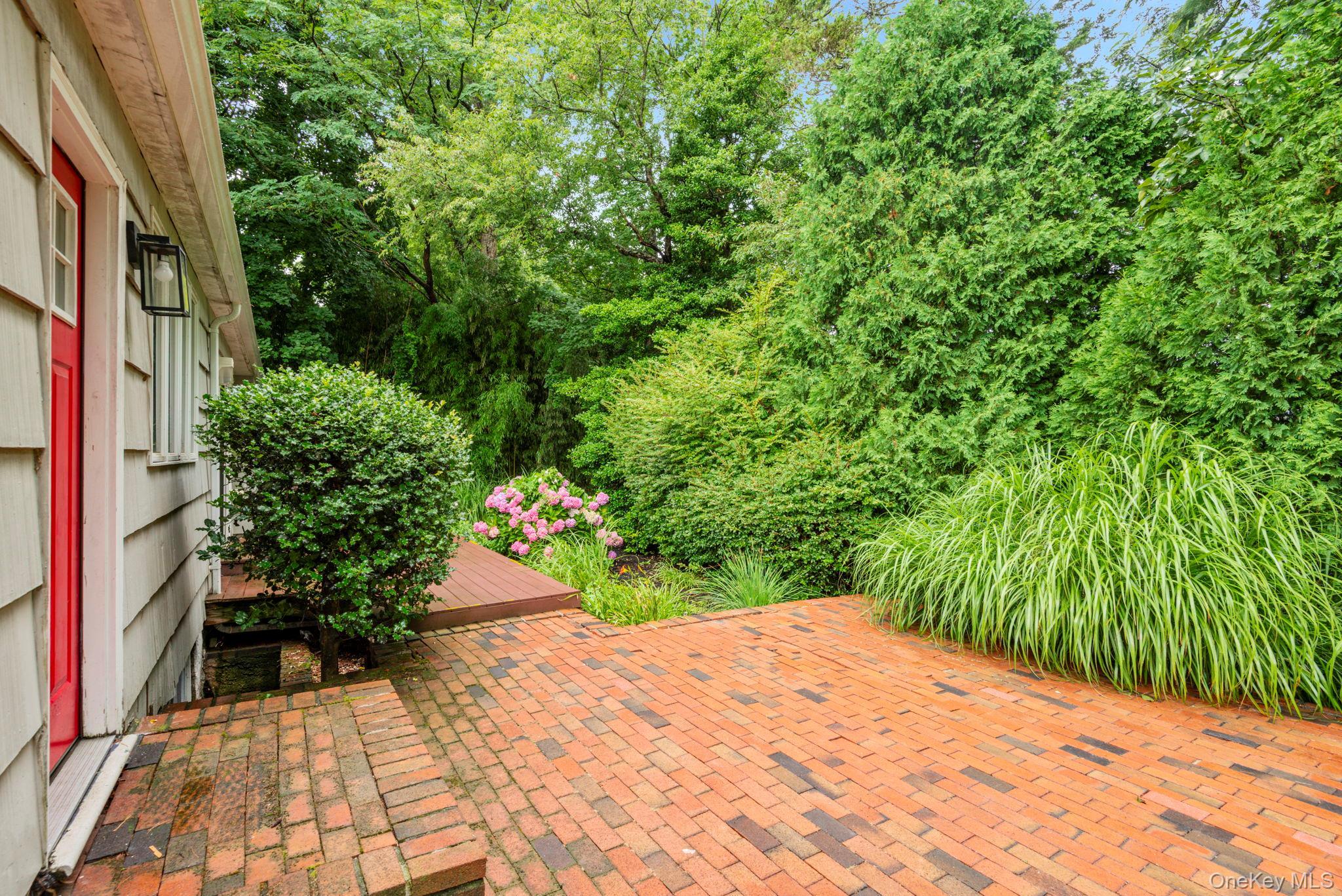 Single Family Cove Road Suffolk County, NY 11743, MLS-1028350-35